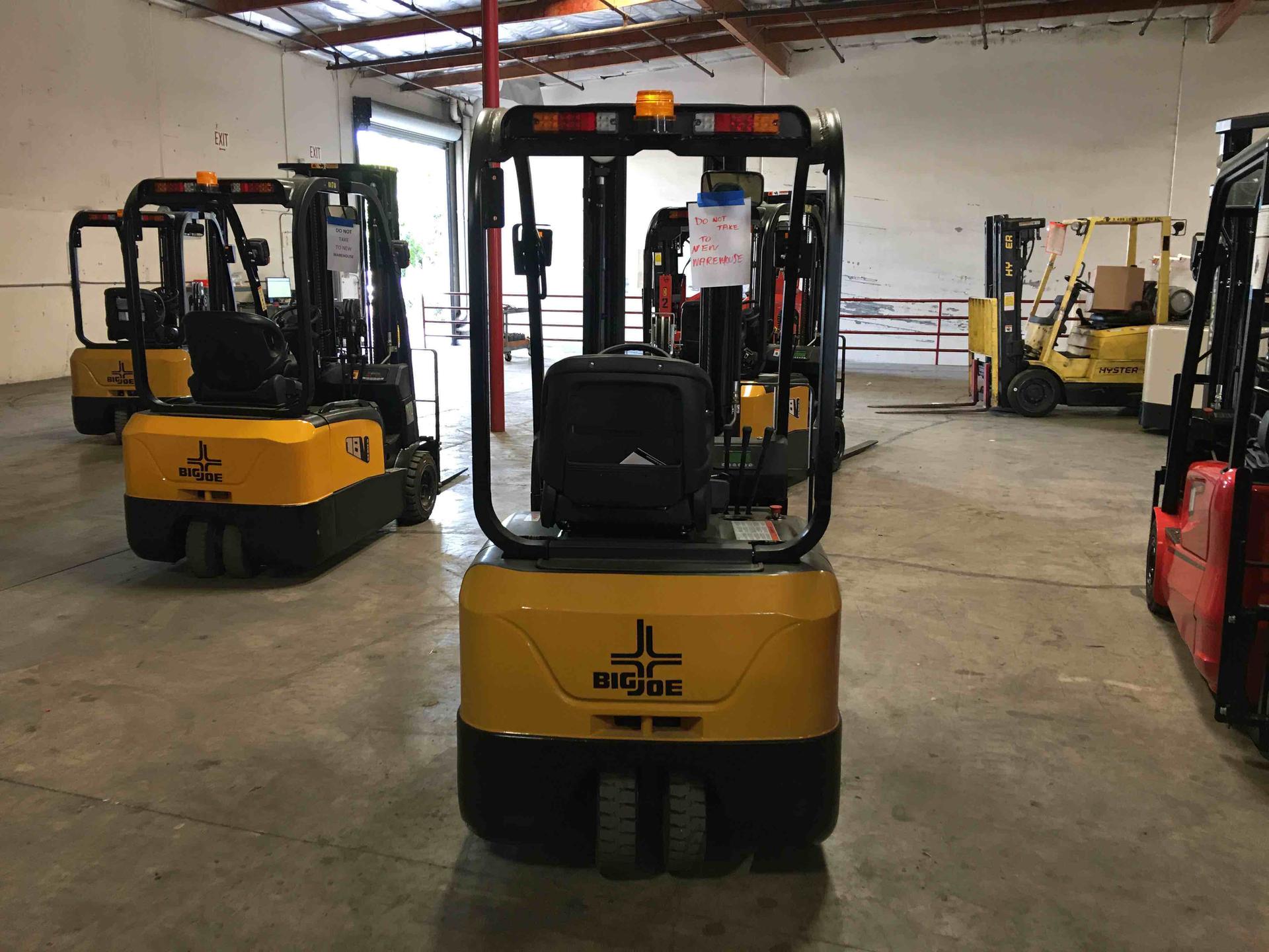BIG JOE V15-197 Electric Sit Down 3 Wheel forklift, 3000 capacity, 197 lift height. Serial 2281700139, Year 2019.