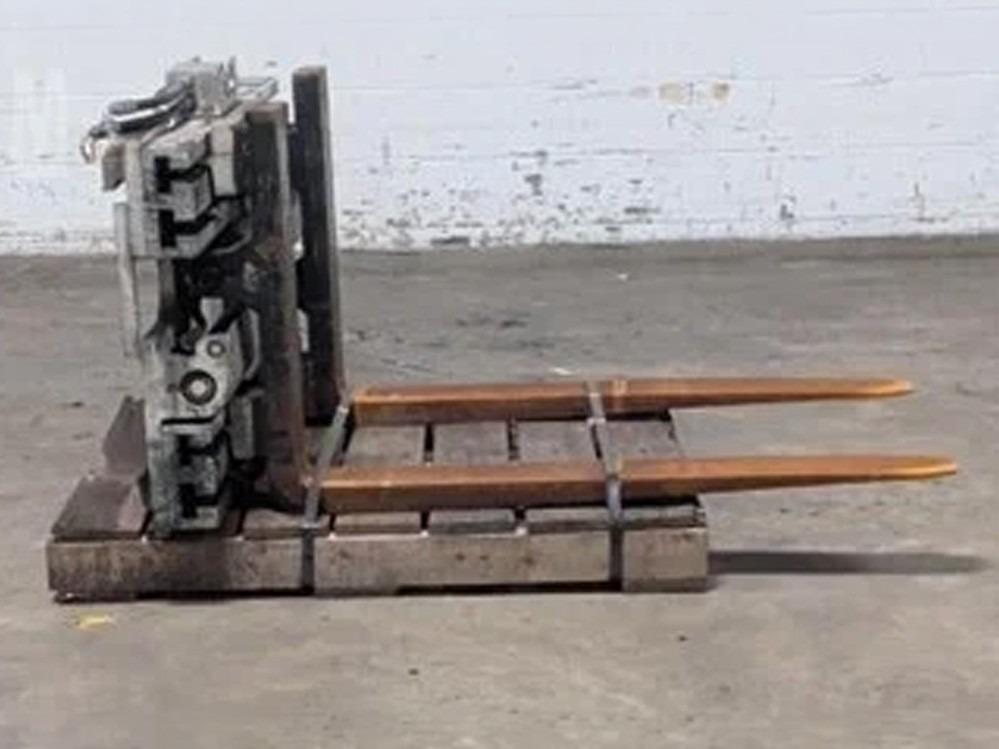 CASCADE 50D-CFS Fork Clamp forklift, 5000 capacity, . Serial PTL2316537-1R0, Year 2018.