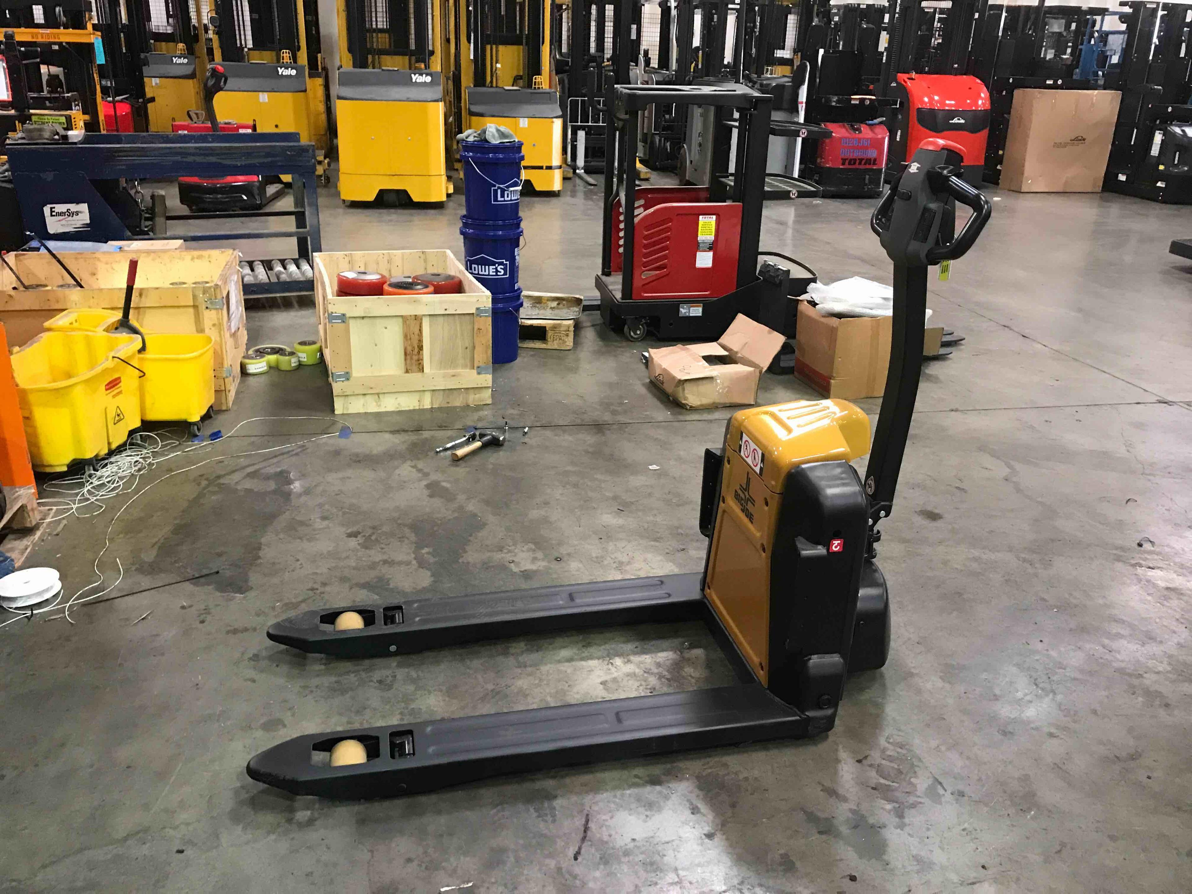 Main Image Used 2021 BIG JOE LPT-40 27X45 Forklift – Electric Pallet Jack (Lithium), 4000 lb Capacity, 3” Mast, 152 Hours – $3998.00 – Las Vegas – View 4
