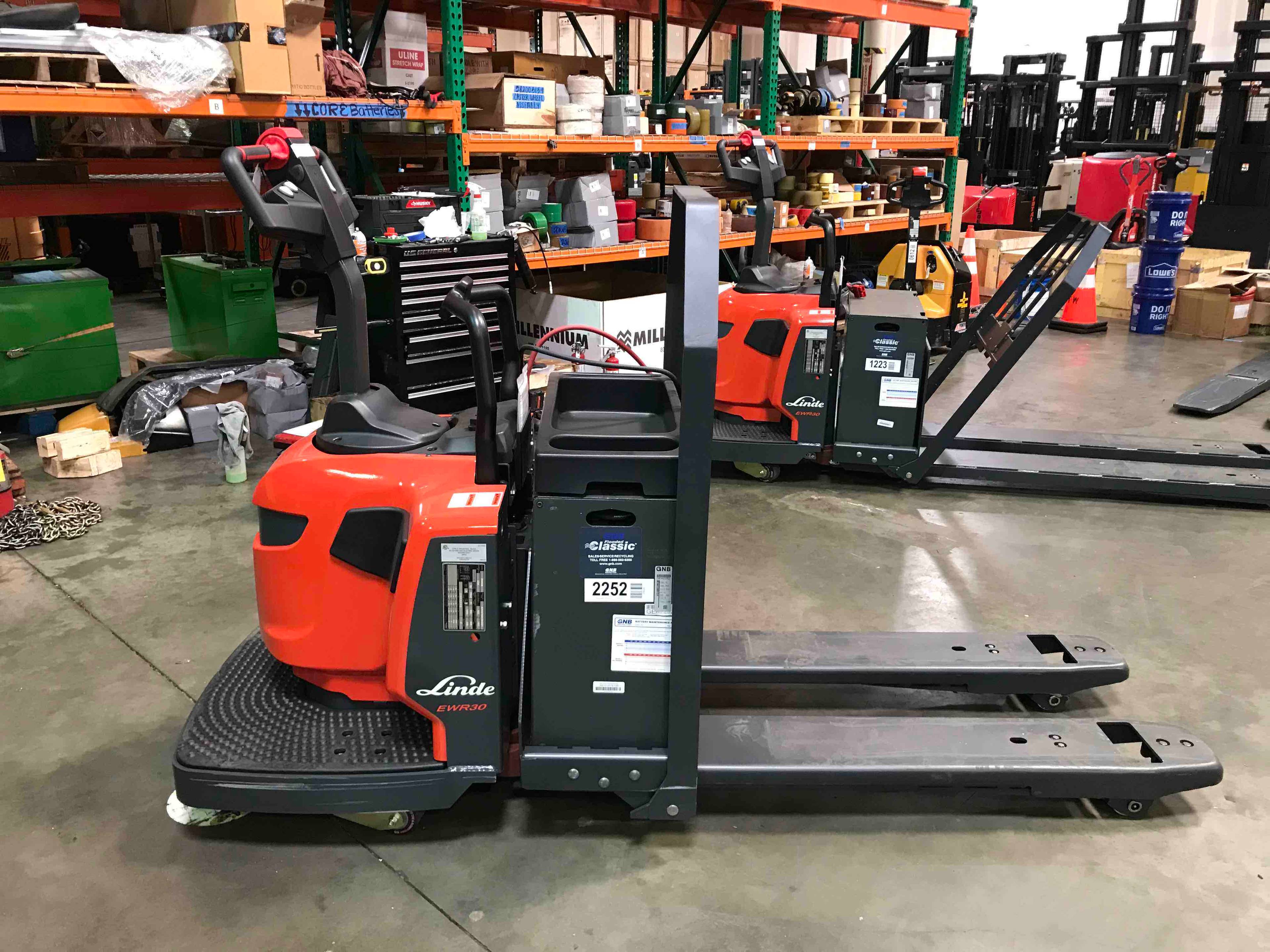LINDE EWR30_1101-02-27X48 Rider Jack forklift, 6000 capacity, 7.75 lift height. Serial A11101Y00135, Year 2021.