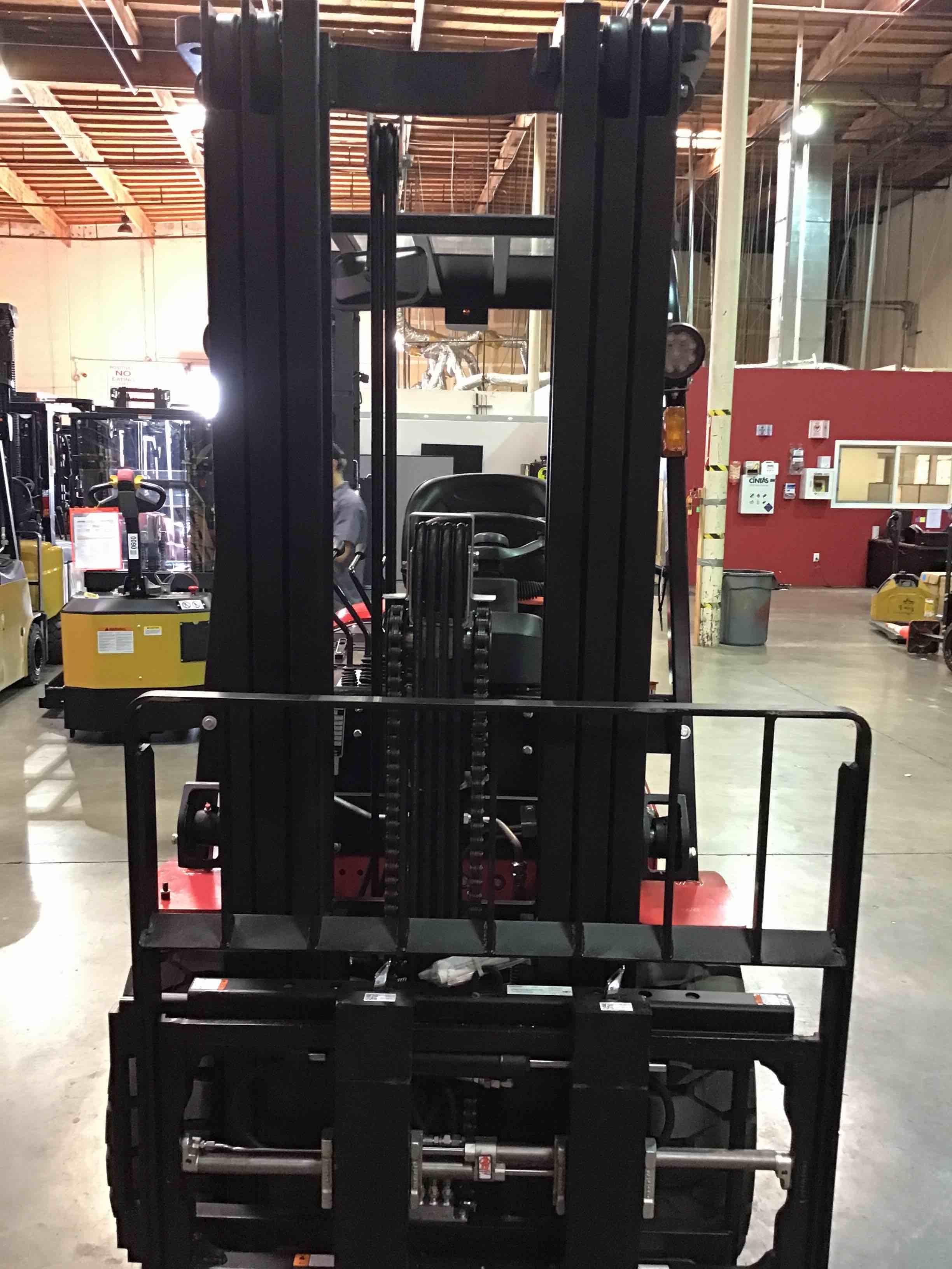 Main Image Used 2022 BIG JOE LPE-60_80V Forklift – Lithium Electric Pneumatic, 6000 lb Capacity, 89” Mast, 355 Hours – $44500.00 – Anaheim – View 1