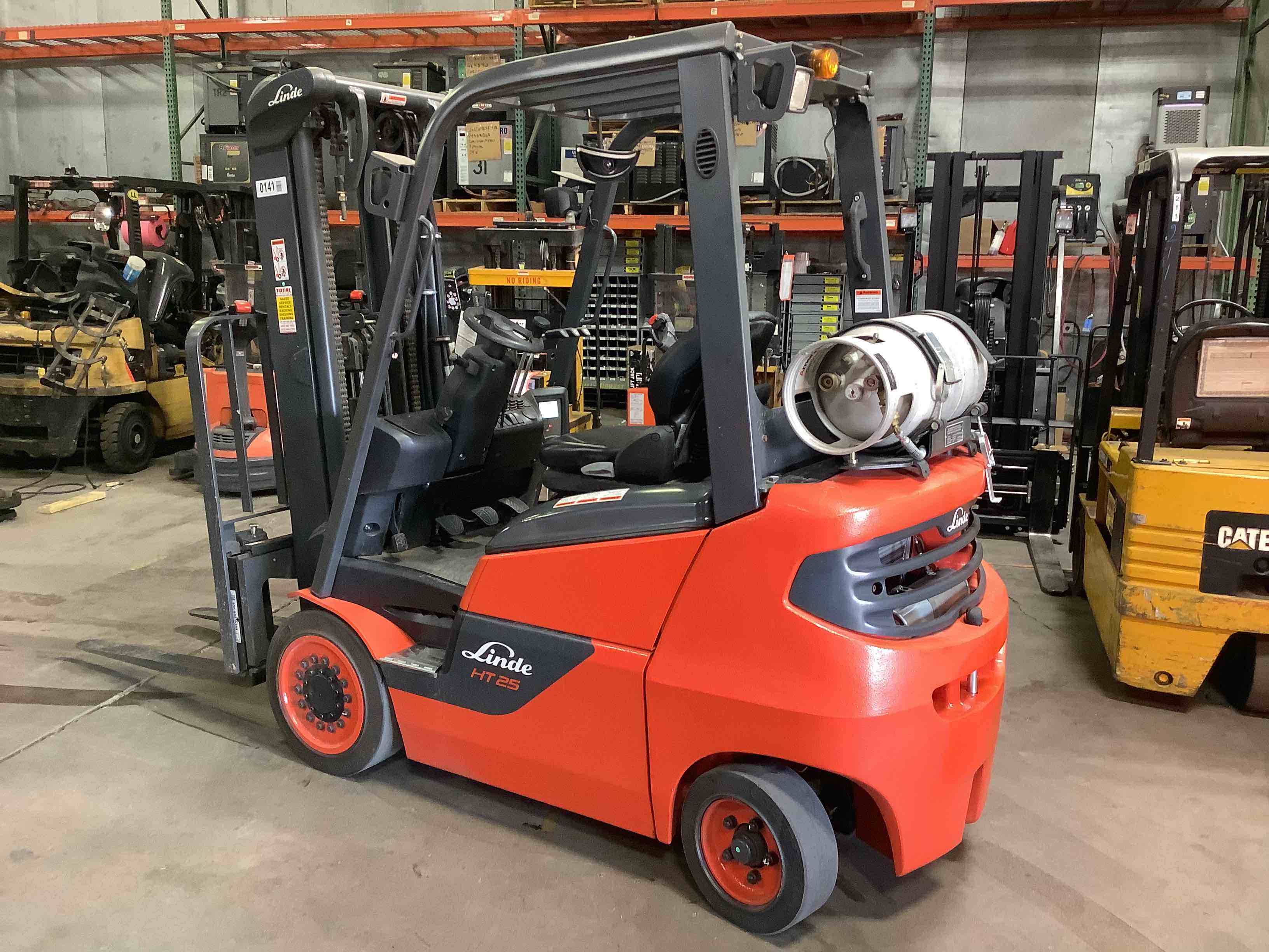 LINDE H25CT_1319 LPG Cushion forklift, 5000 capacity, 184 lift height. Serial A11319H00141, Year 2017.