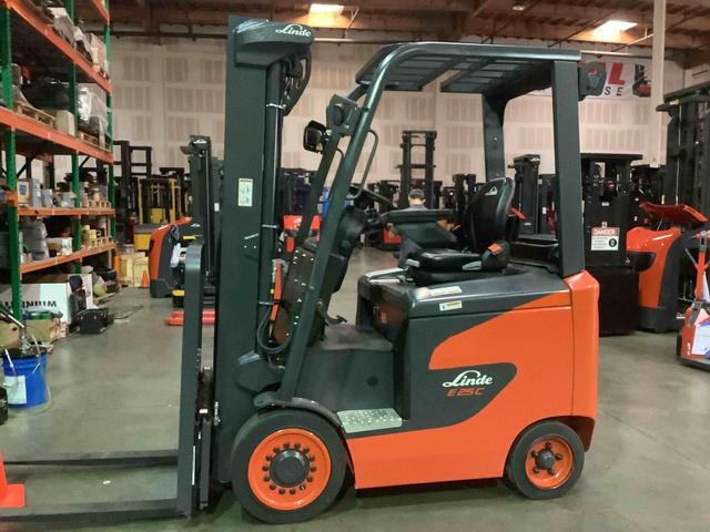LINDE E25C_1347 Electric Sit Down 4 Wheel forklift, 5000 capacity, 204 lift height. Serial A11347Y00105, Year 2021.