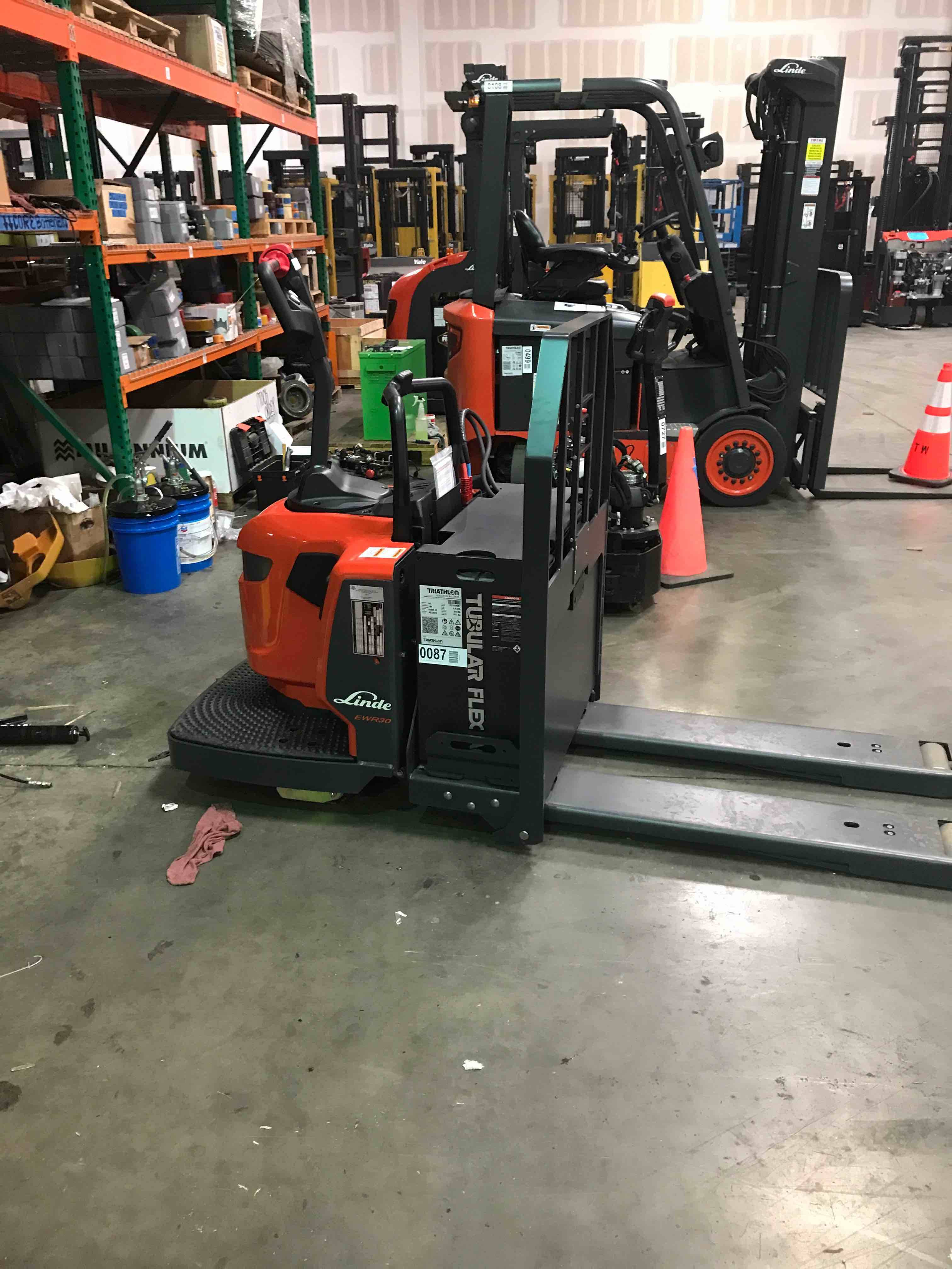 LINDE EWR30_1101-02-27X48 Rider Jack forklift, 6000 capacity, 7.75 lift height. Serial A11101Y00217, Year 2021.