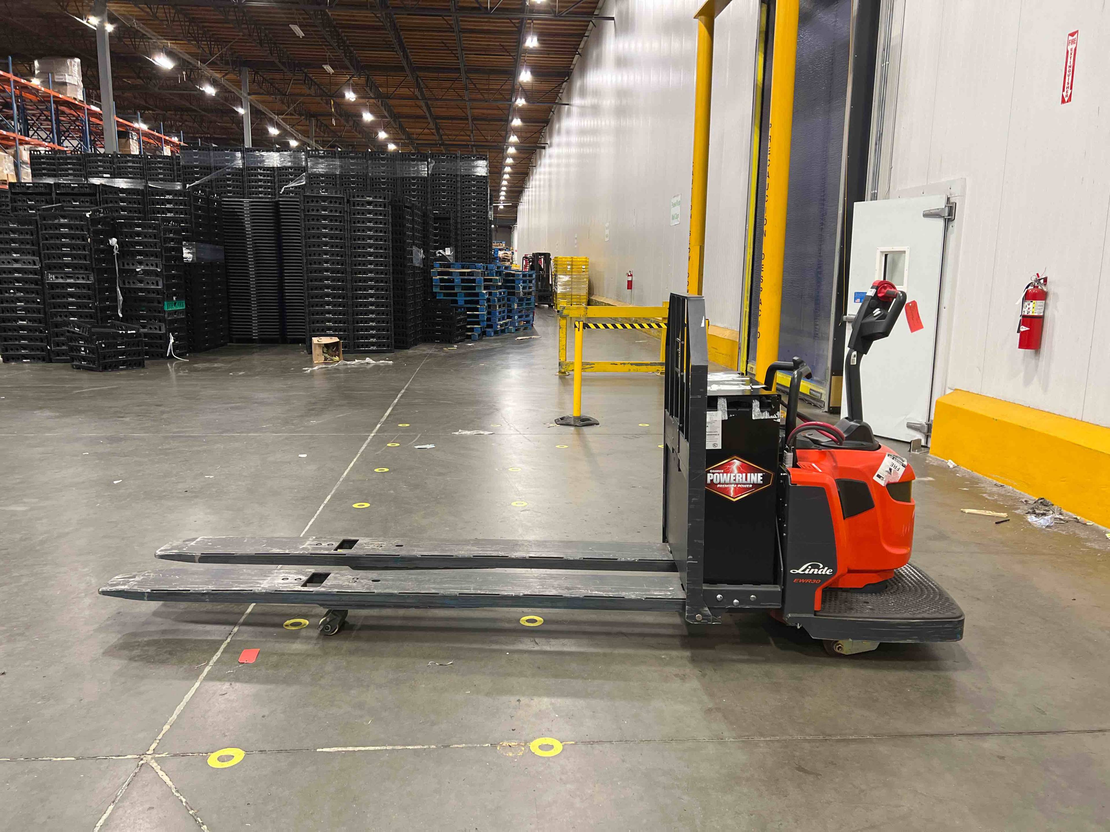 LINDE EWR30_1101-02-27X96 Double Rider Jack forklift, 6000 capacity, 7.75 lift height. Serial A11101Y00101, Year 2021.