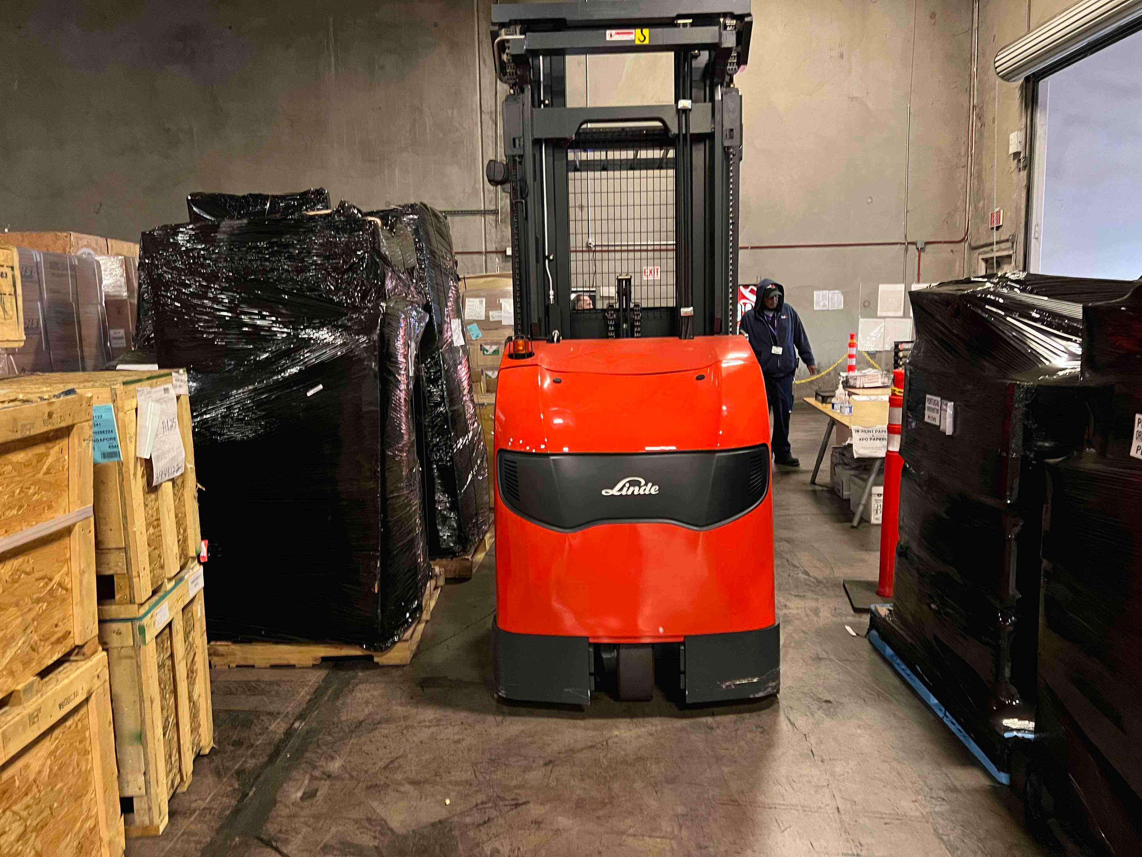 Main Image Used 2021 LINDE V15P_5215 Forklift – Electric Order Picker, 3000 lb Capacity, 107” Mast, 1523.2 Hours – $37855.00 – Anaheim – View 1
