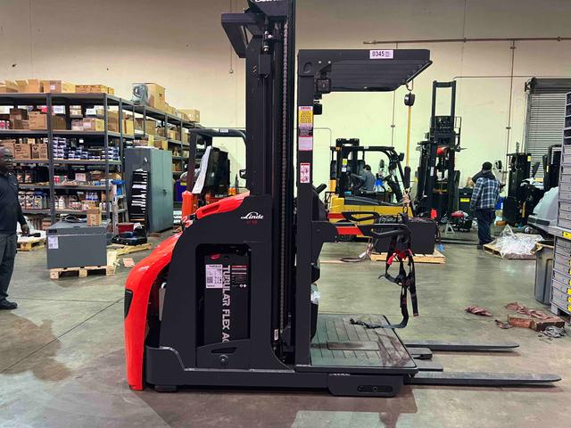 LINDE V15P_5215 Electric Order Picker forklift, 3000 capacity, 240 lift height. Serial C25215Y00345, Year 2021.