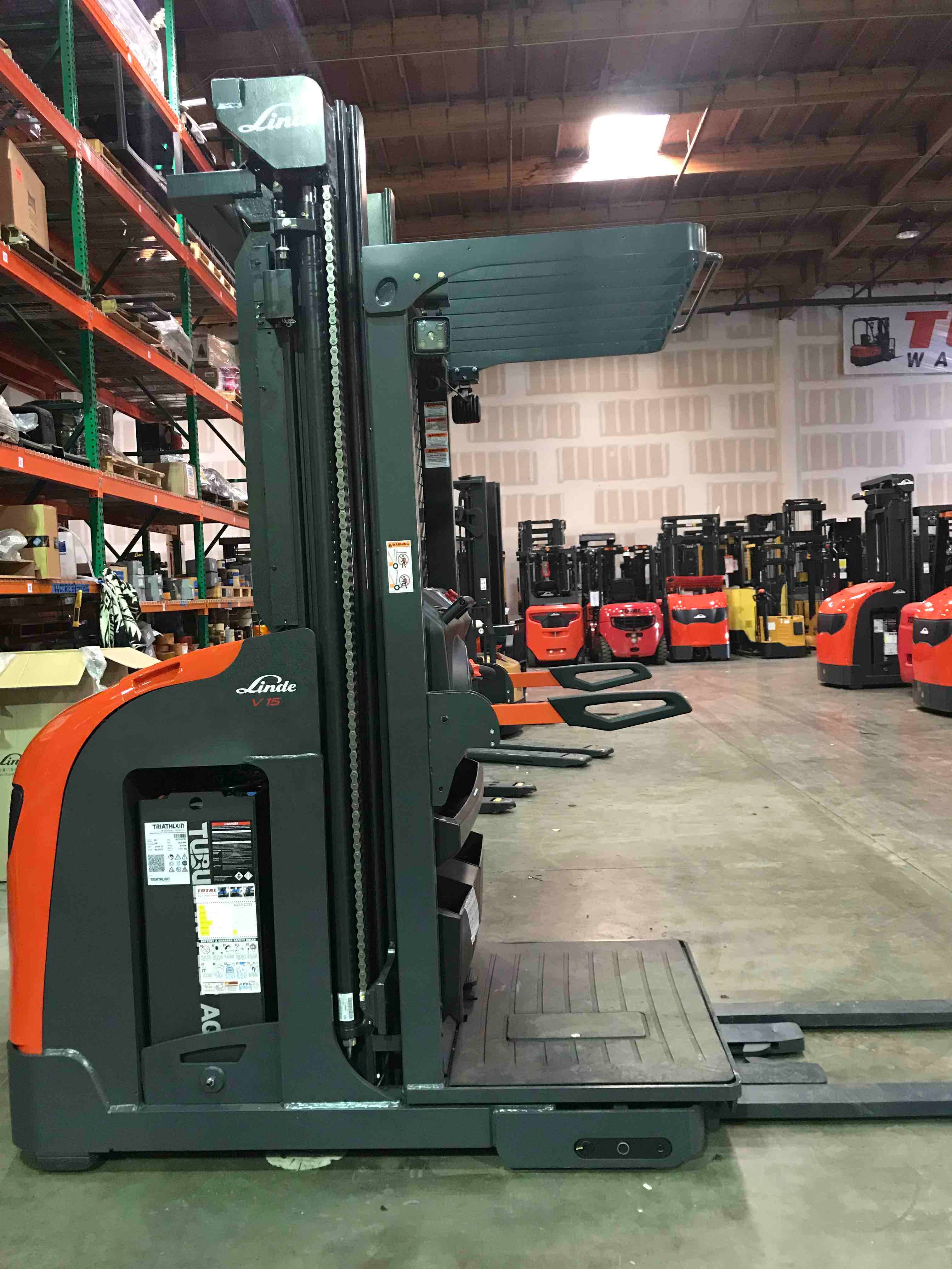 LINDE V15P_5215-WG Electric Order Picker forklift, 3000 capacity, 240 lift height. Serial C25215Y00437, Year 2021.