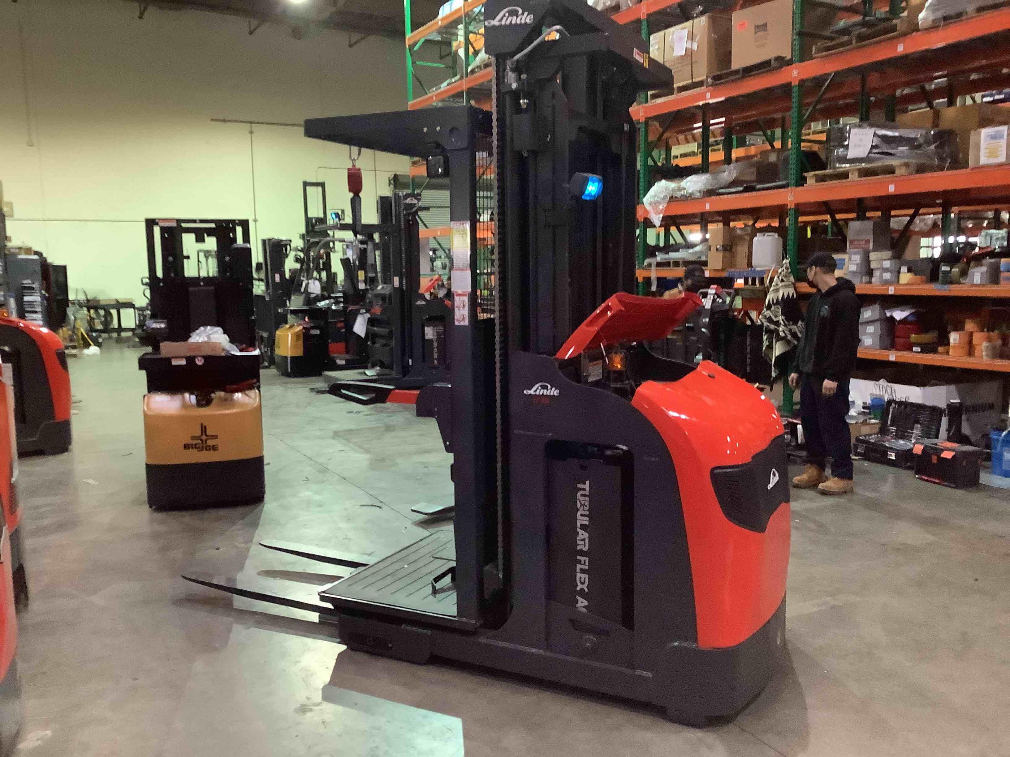 Main Image Used 2021 LINDE V15P_5215-WG Forklift – Electric Order Picker, 3000 lb Capacity, 107” Mast, 106.8 Hours – $39985.00 – Anaheim – View 3