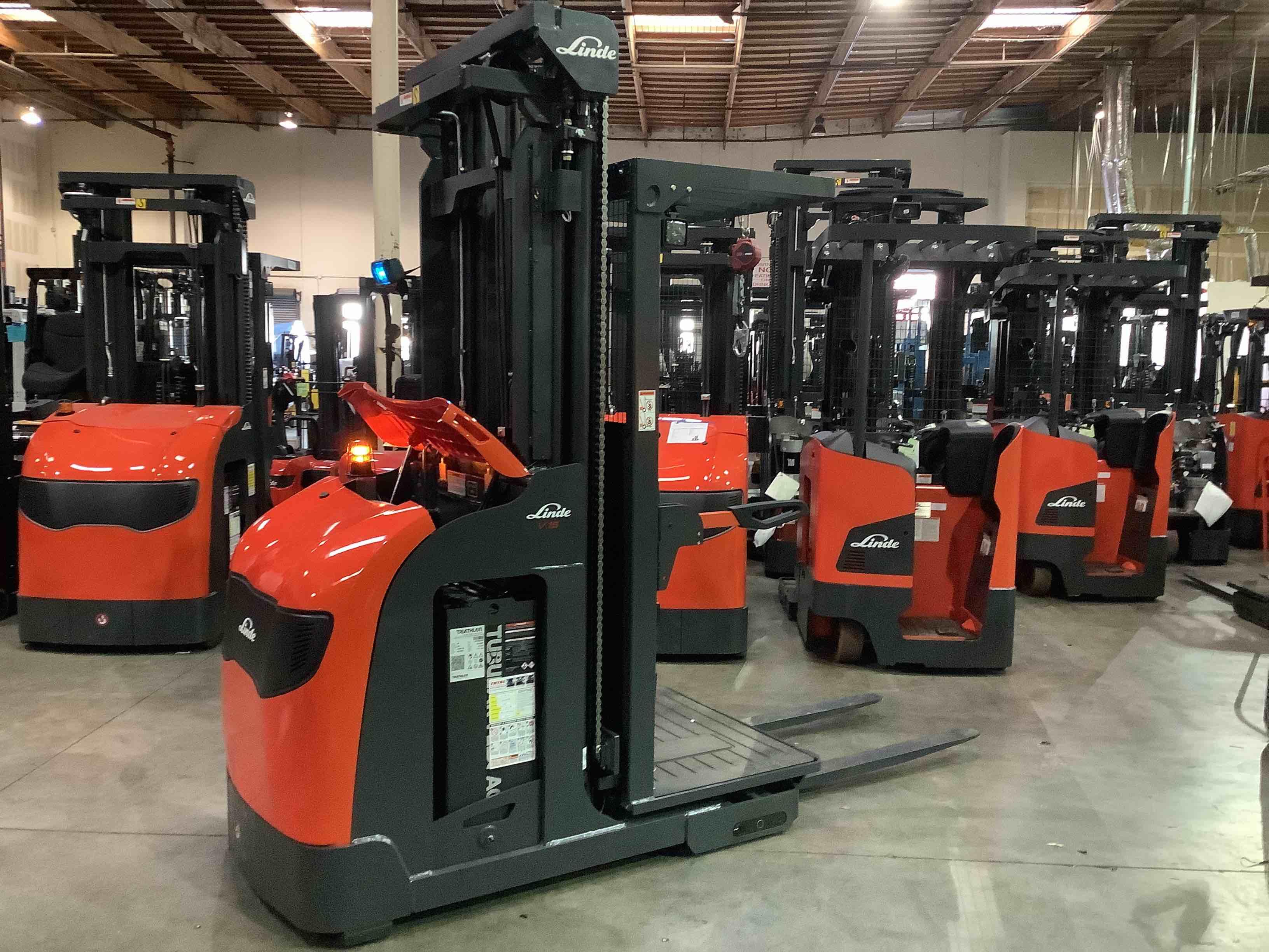 Main Image Used 2021 LINDE V15P_5215-WG Forklift – Electric Order Picker, 3000 lb Capacity, 107” Mast, 106.8 Hours – $39985.00 – Anaheim – View 4