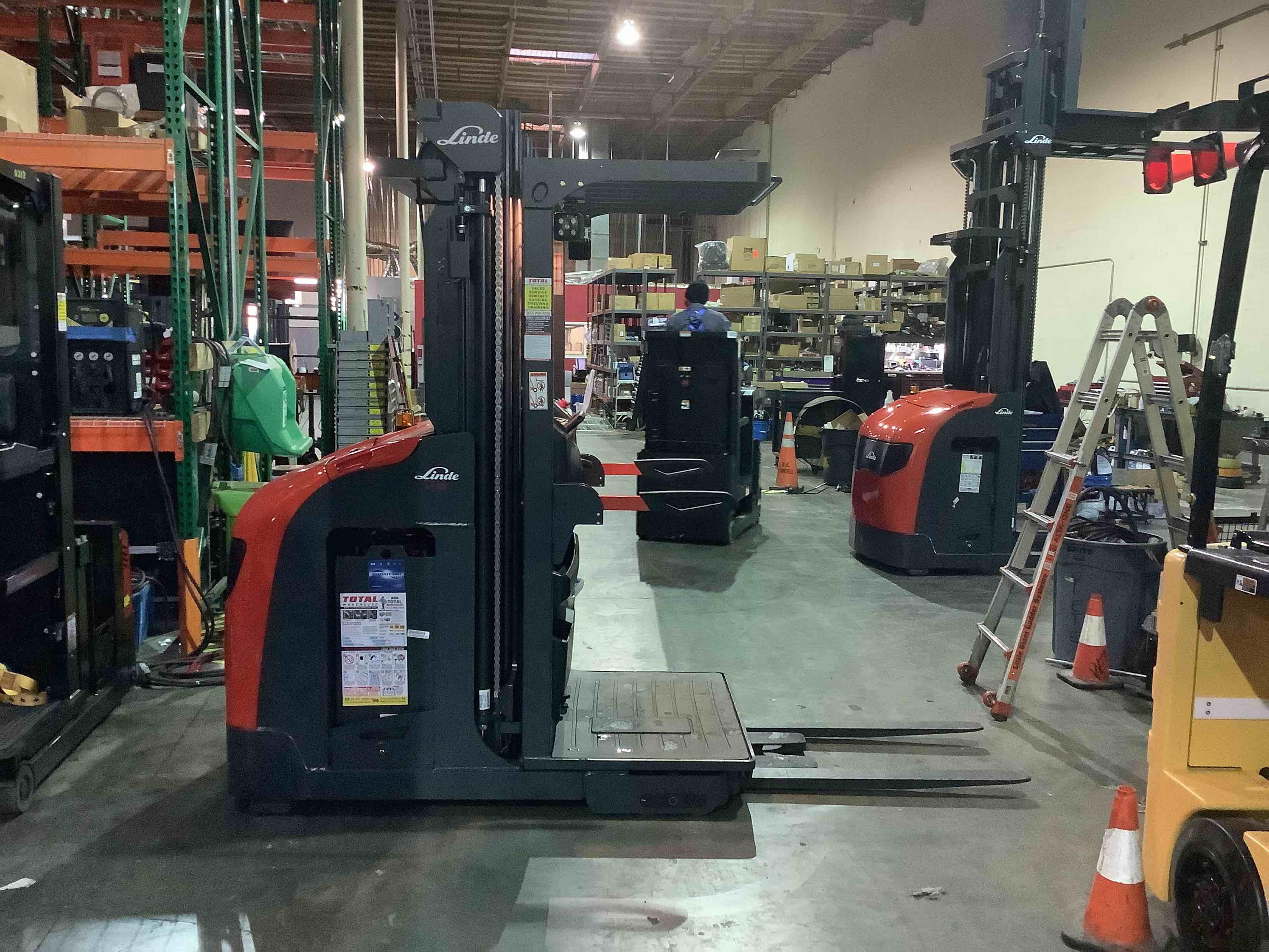 Main Image Used 2021 LINDE V15P_5215 Forklift – Electric Order Picker, 3000 lb Capacity, 97” Mast, 936 Hours – $33250.00 – Anaheim – View 2