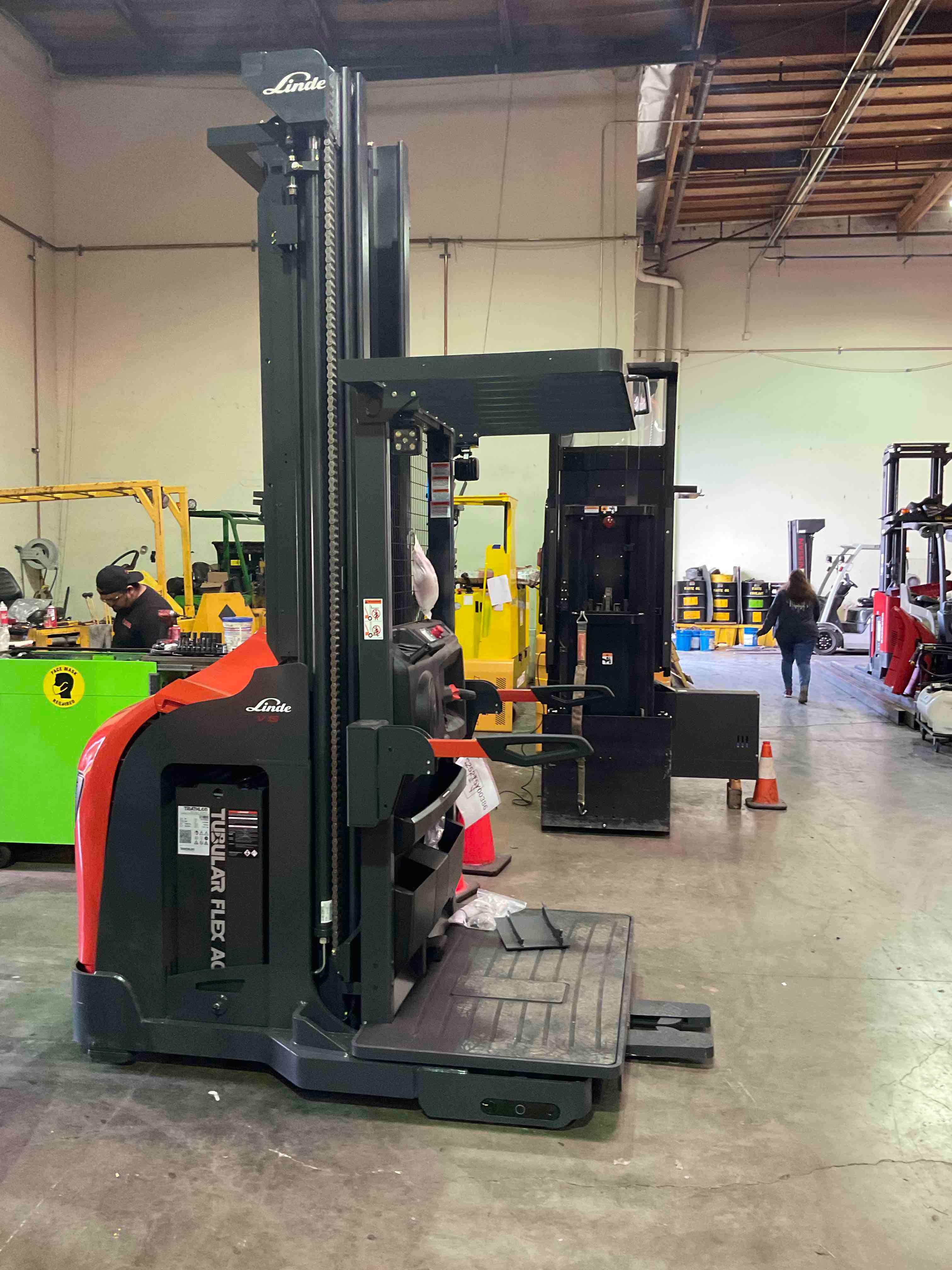 Main Image Used 2021 LINDE V15P_5215-WG Forklift – Electric Order Picker, 3000 lb Capacity, 128” Mast, 2353.4 Hours – $41850.00 – Anaheim – View 2