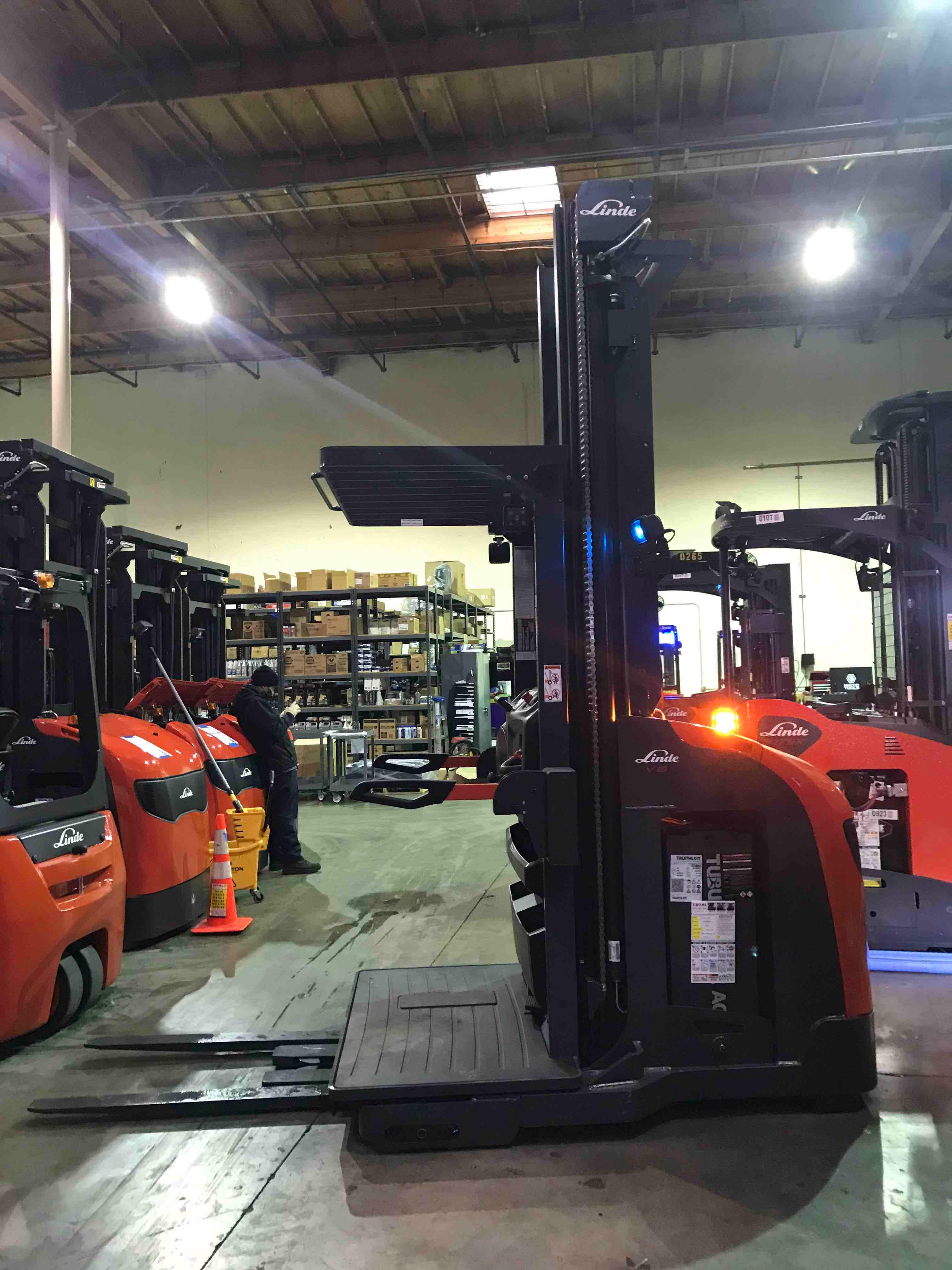 Main Image Used 2021 LINDE V15P_5215-WG Forklift – Electric Order Picker, 3000 lb Capacity, 128” Mast, 2976 Hours – $37500.00 – Anaheim – View 1