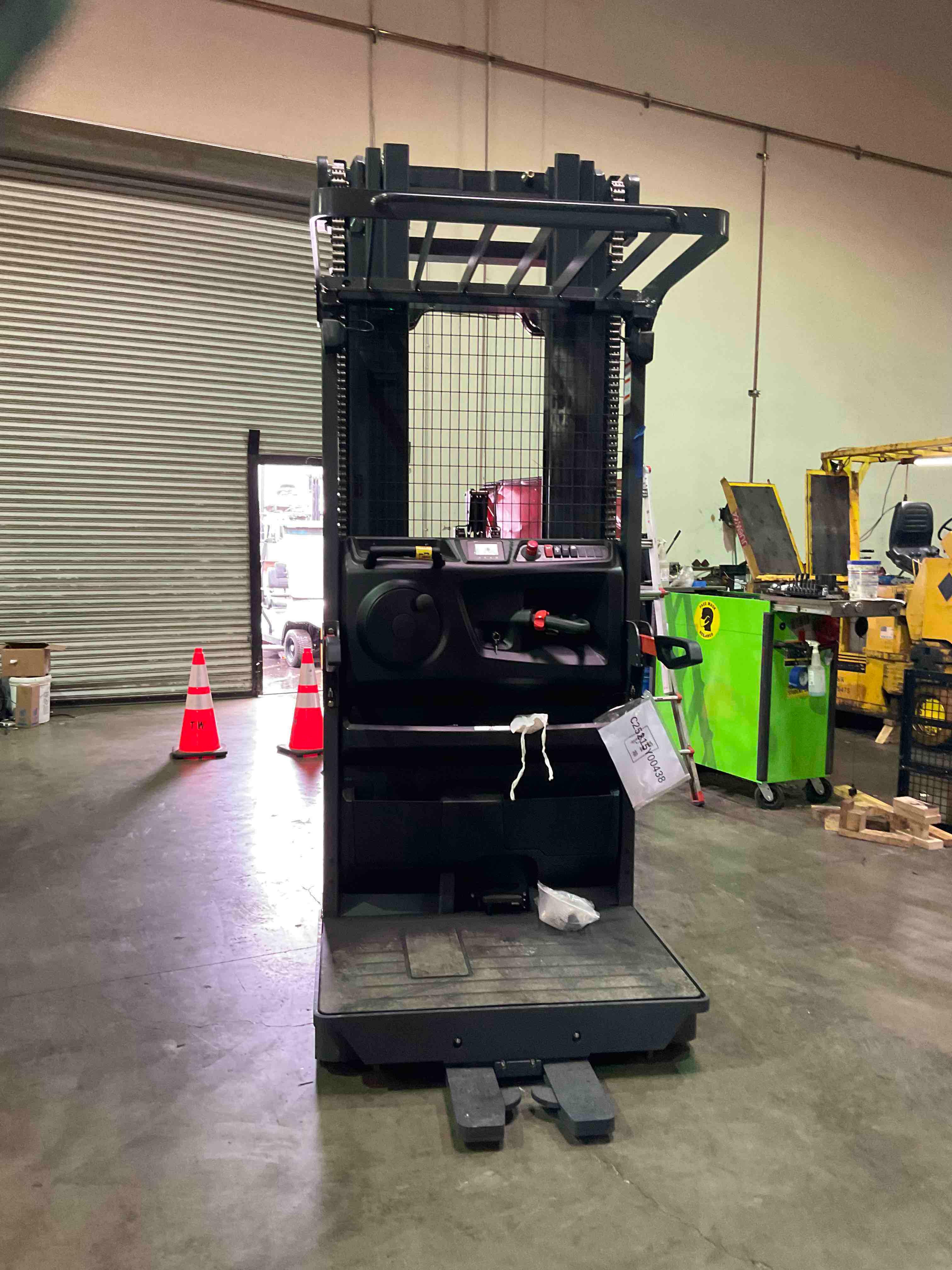 Main Image Used 2021 LINDE V15P_5215-WG Forklift – Electric Order Picker, 3000 lb Capacity, 107” Mast, 1821 Hours – $34200.00 – Anaheim – View 3