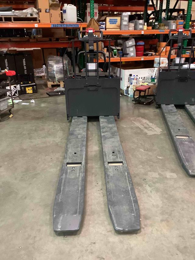 LINDE EWR30_1101-02-27X78-PS Rider Jack forklift, 6000 capacity, 7.75 lift height. Serial A11101Y00247, Year 2021.