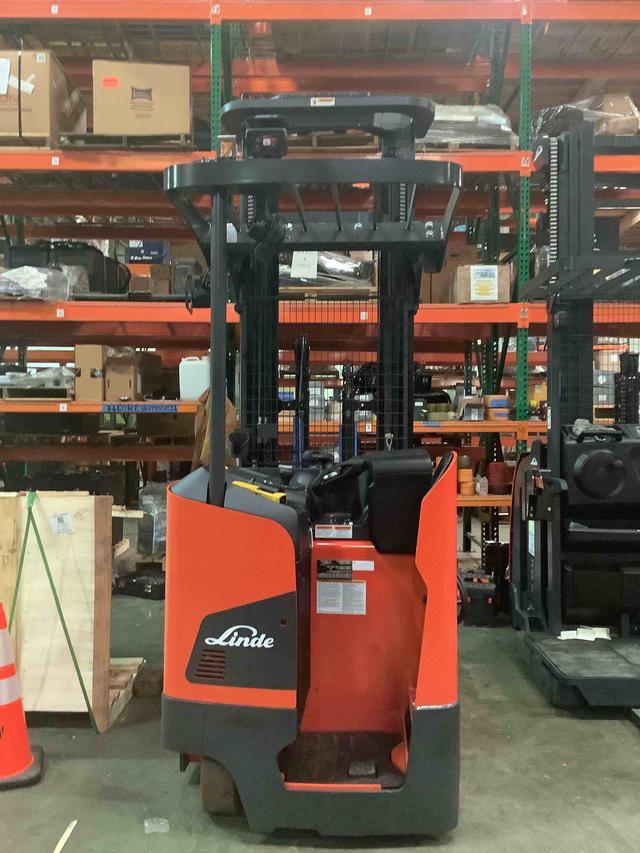 LINDE R22SX_5195 Stand Up Reach forklift, 3500 capacity, 270 lift height. Serial C25195Y00137, Year 2021.