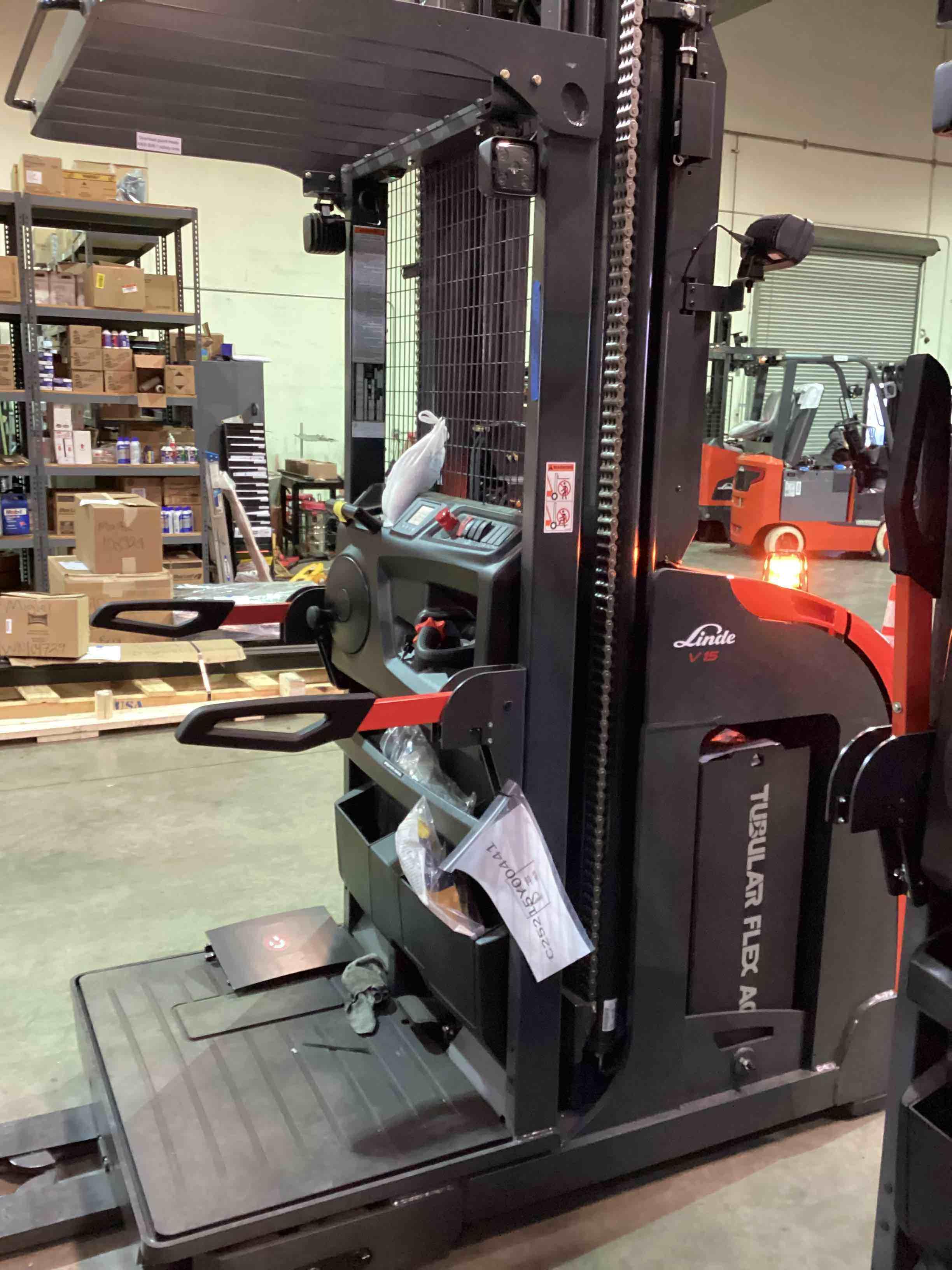 Main Image Used 2021 LINDE V15P_5215 Forklift – Electric Order Picker, 3000 lb Capacity, 107” Mast, 1367 Hours – $43850.00 – Anaheim – View 3