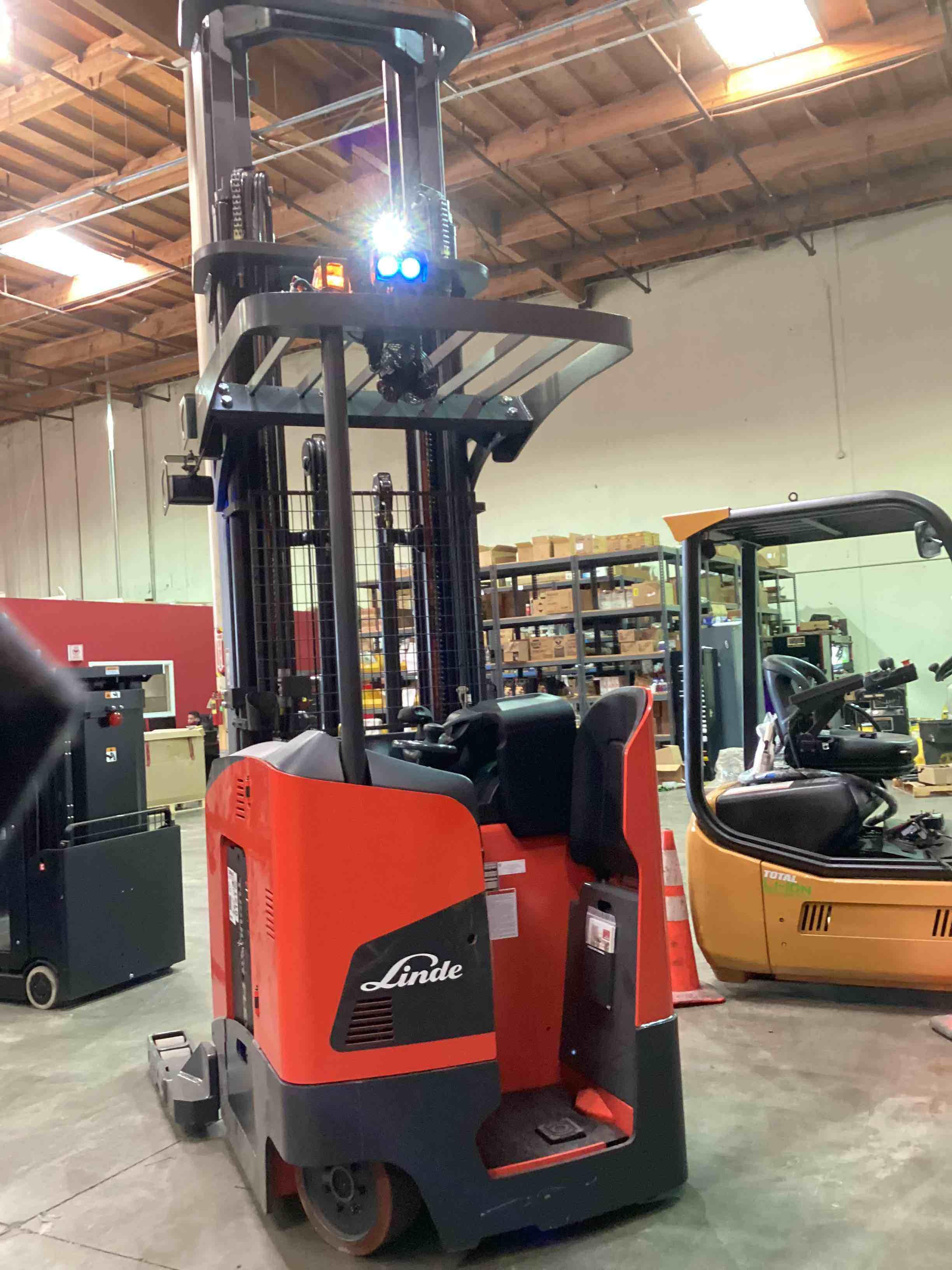 Main Image Used 2021 LINDE R22SX_5195 Forklift – Stand Up Reach, 4500 lb Capacity, 149” Mast, 1884 Hours – $34500.00 – Phoenix – View 3