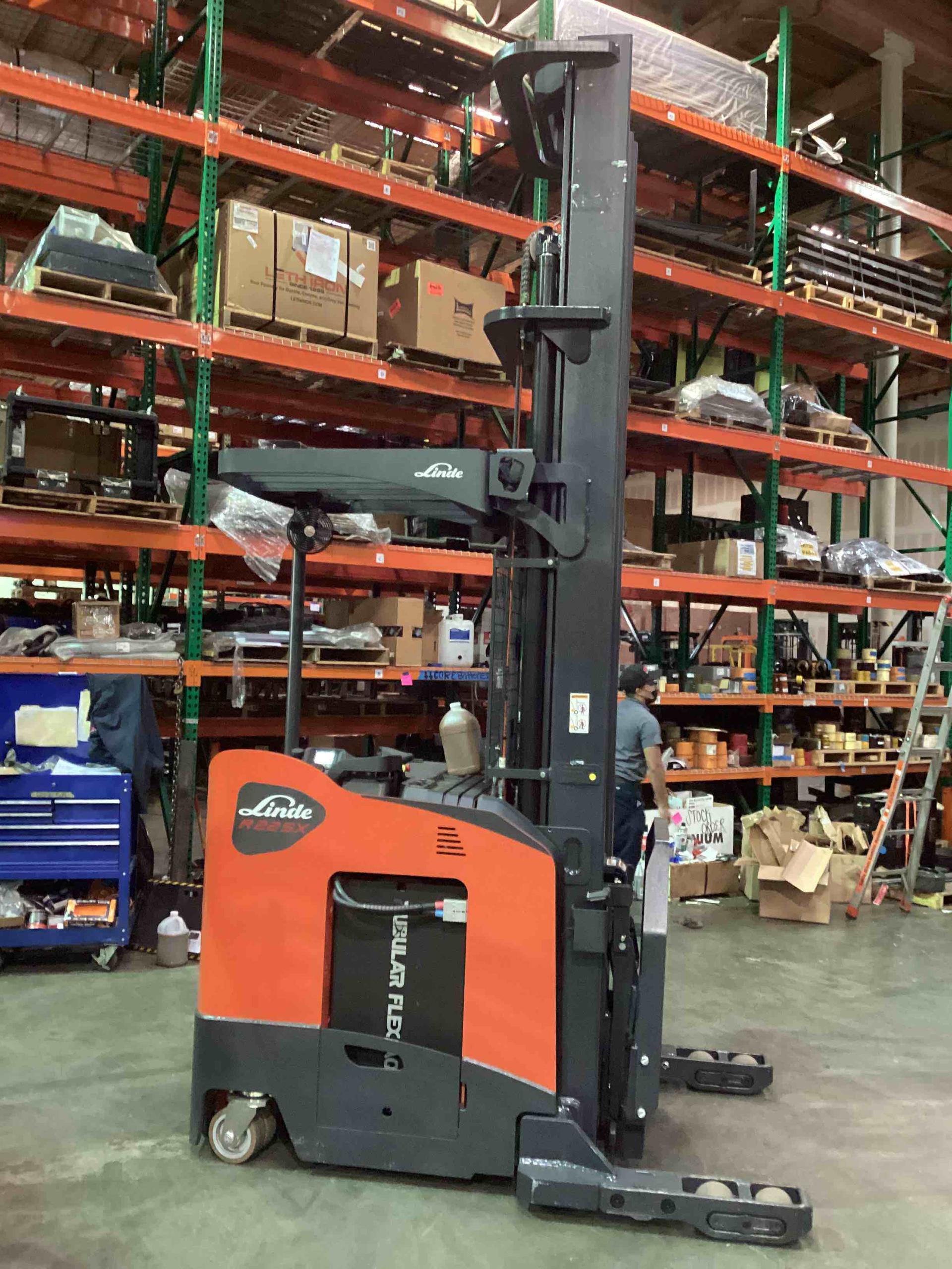 Main Image Linde R22SX_5195 Stand Up Reach, photo 2 of 4