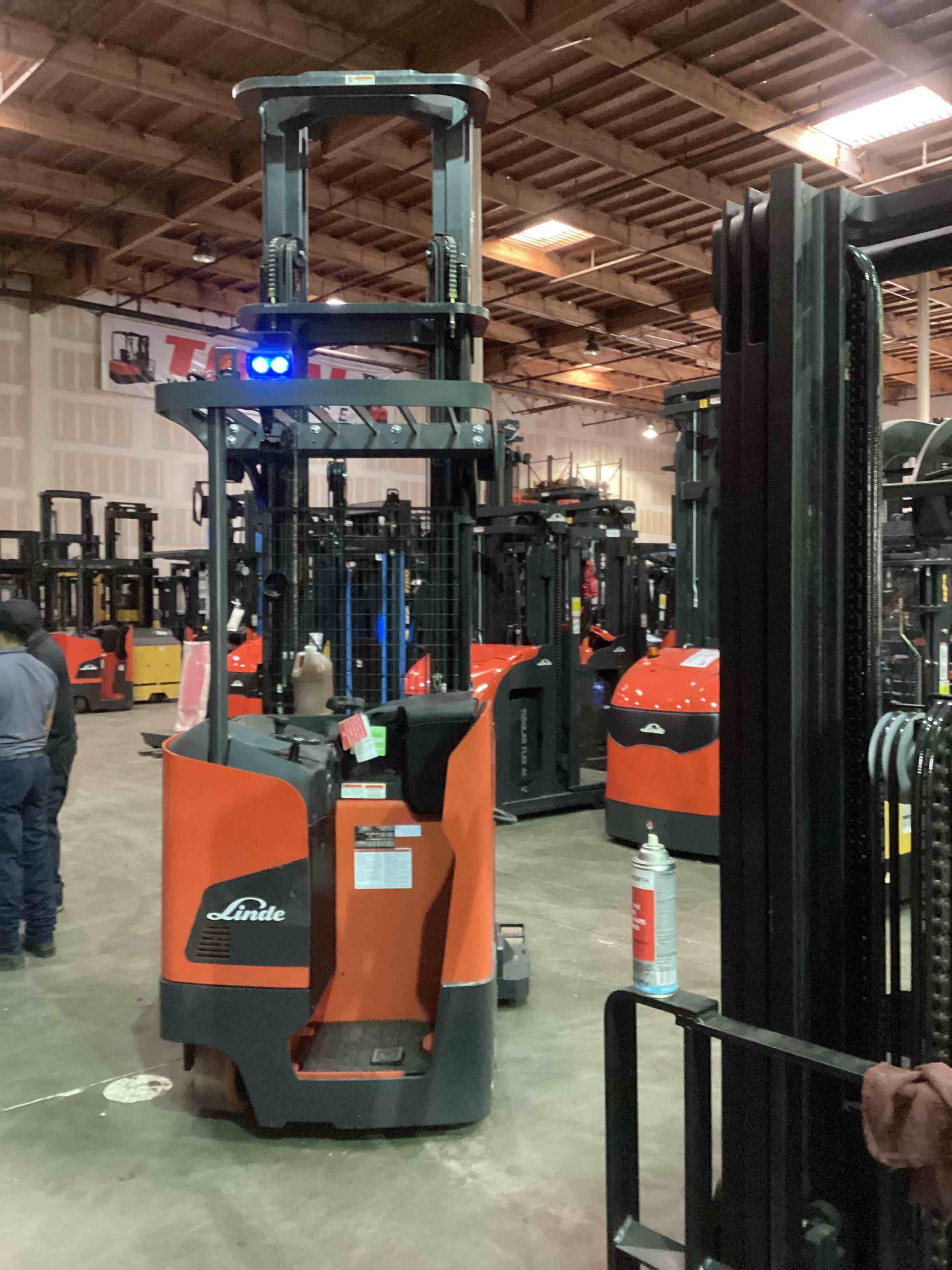 Main Image Linde R22SX_5195 Stand Up Reach, photo 3 of 4