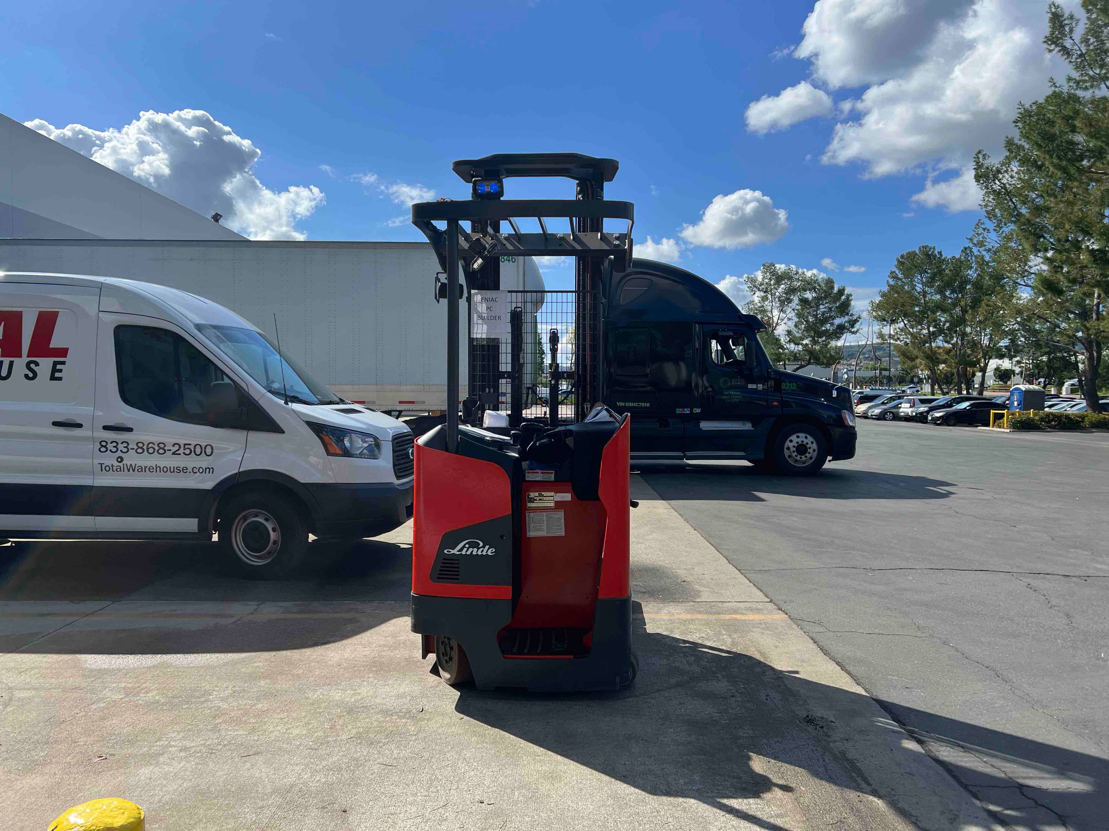 LINDE R17SX_5195 Stand Up Reach forklift, 3500 capacity, 258 lift height. Serial C25195Y00208, Year 2021.