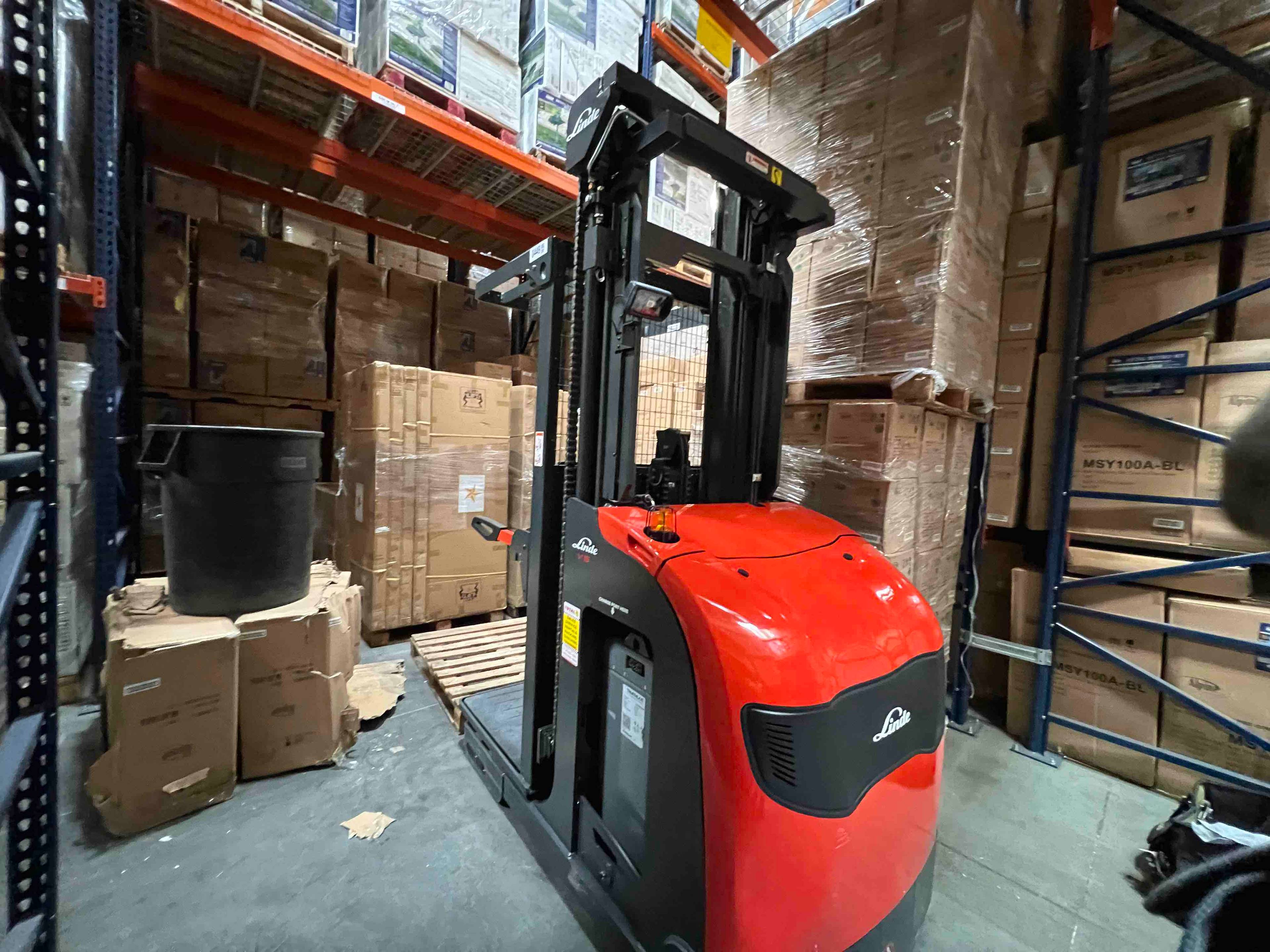 LINDE V15P_5215 Electric Order Picker forklift, 3000 capacity, 240 lift height. Serial C25215Y00449, Year 2021.