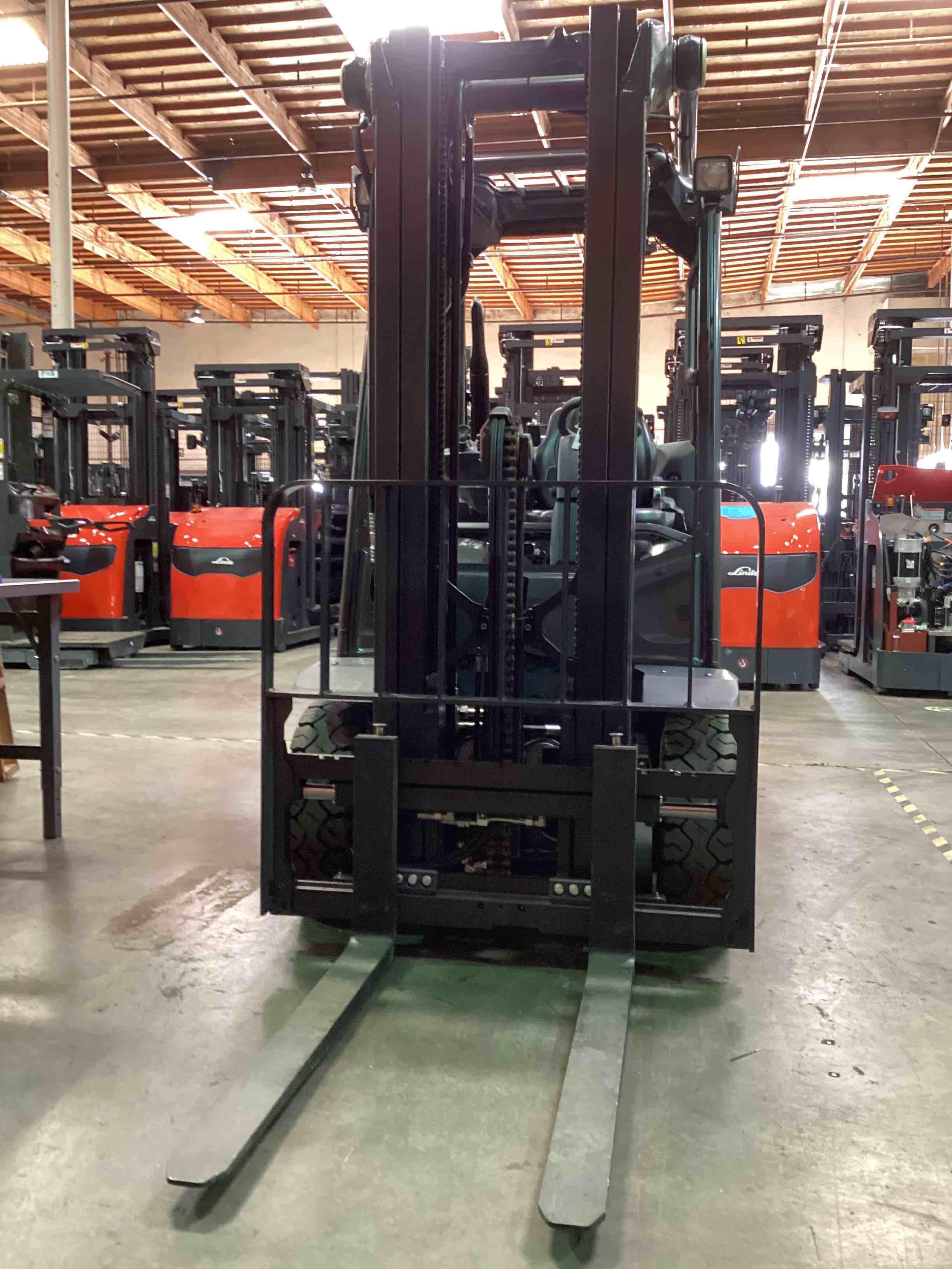 Main Image Used 2022 LINDE H25T_1202 Forklift – LPG Pneumatic, 5000 lb Capacity, 88” Mast, 3576.6 Hours – $32500.00 – Anaheim – View 1