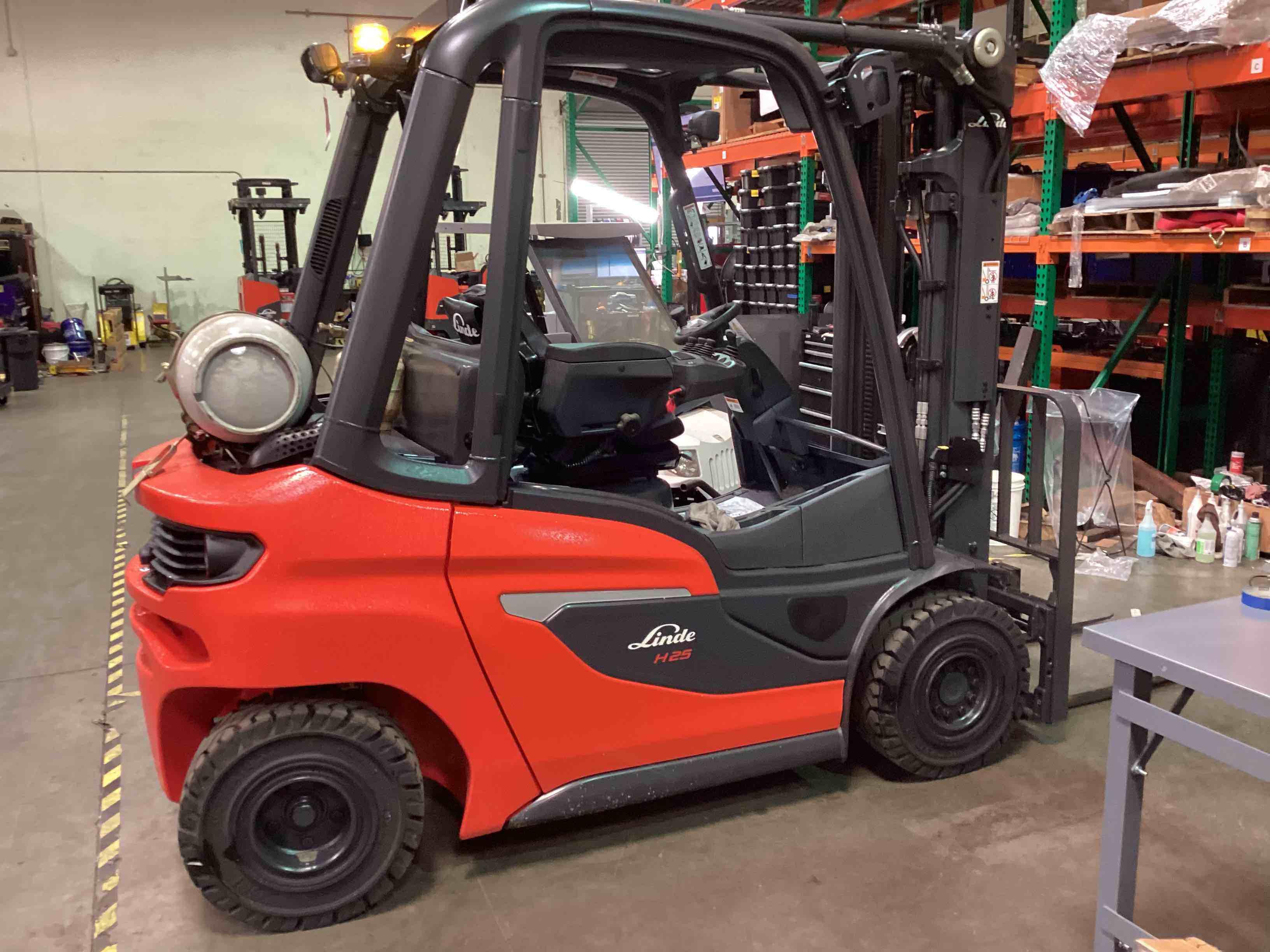 Main Image Used 2022 LINDE H25T_1202 Forklift – LPG Pneumatic, 5000 lb Capacity, 88” Mast, 3576.6 Hours – $32500.00 – Anaheim – View 2