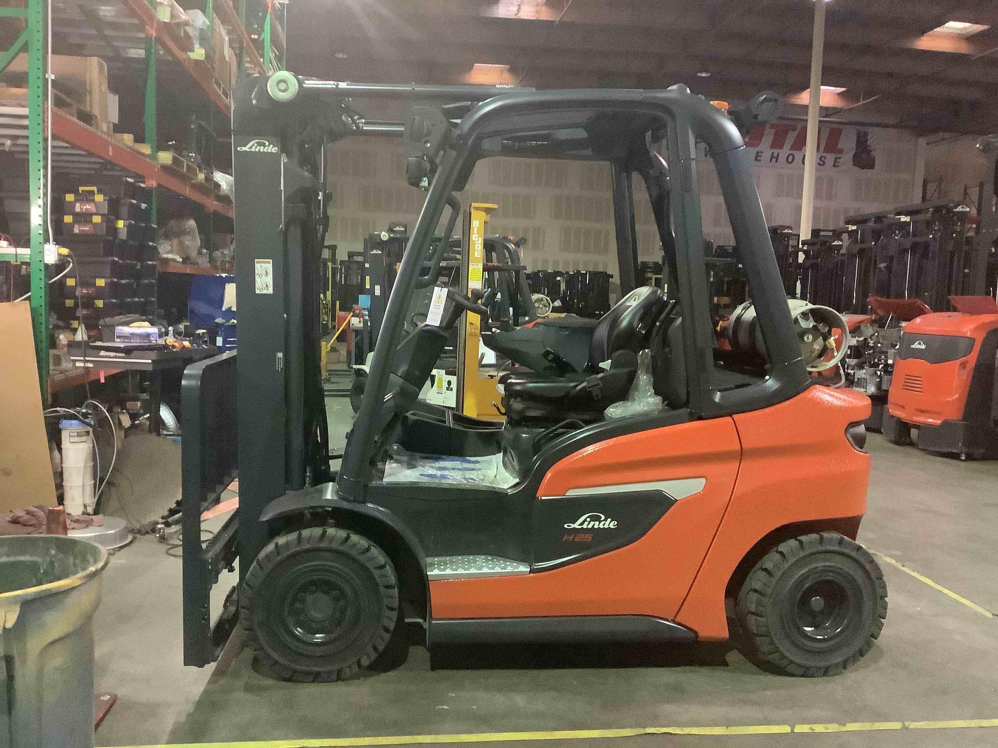 Main Image Used 2022 LINDE H25T_1202 Forklift – LPG Pneumatic, 5000 lb Capacity, 88” Mast, 736 Hours – $48900.00 – Salt Lake City – View 3