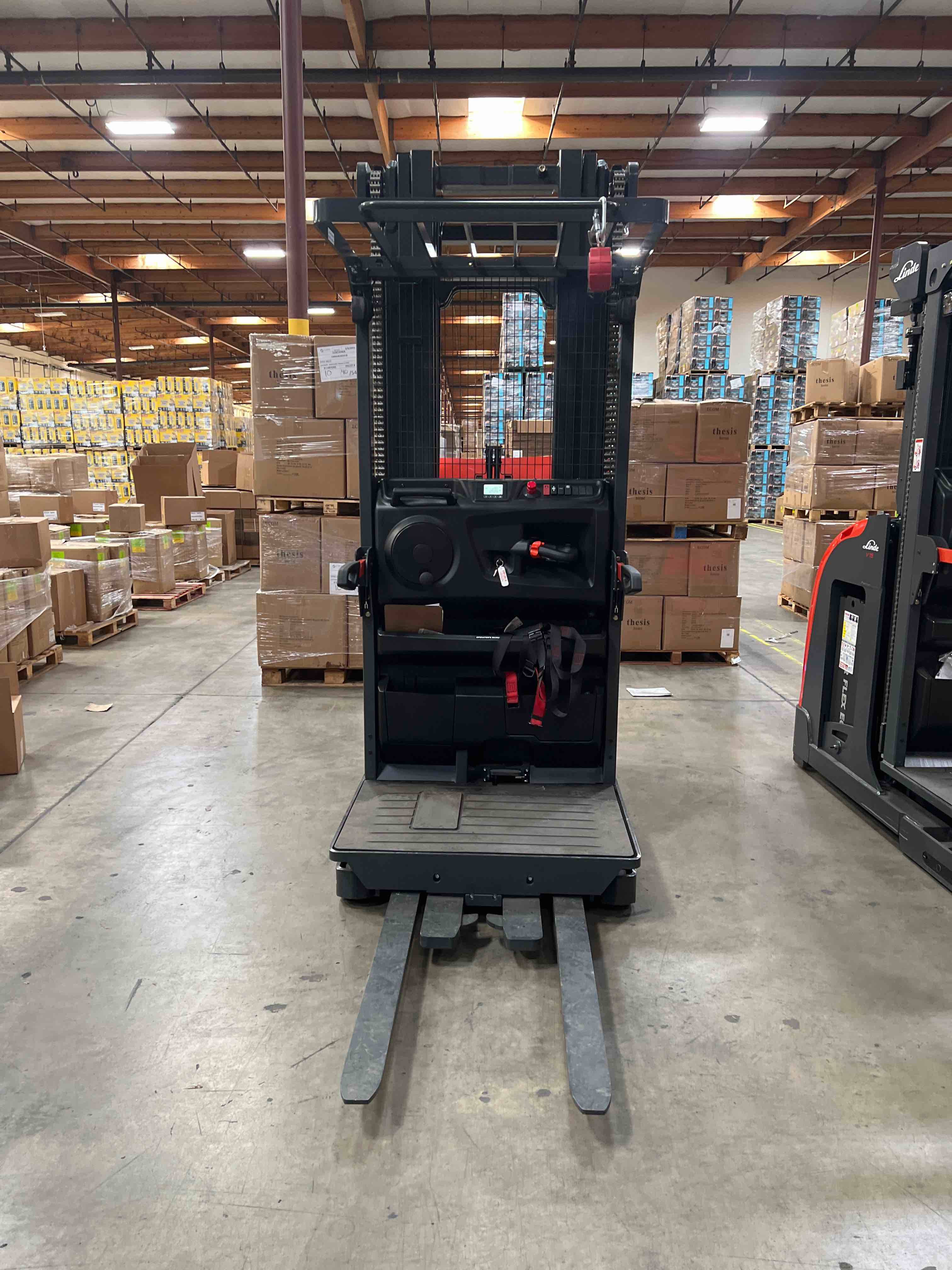 LINDE V15P_5215 Electric Order Picker forklift, 3000 capacity, 240 lift height. Serial C25215Y00436, Year 2021.