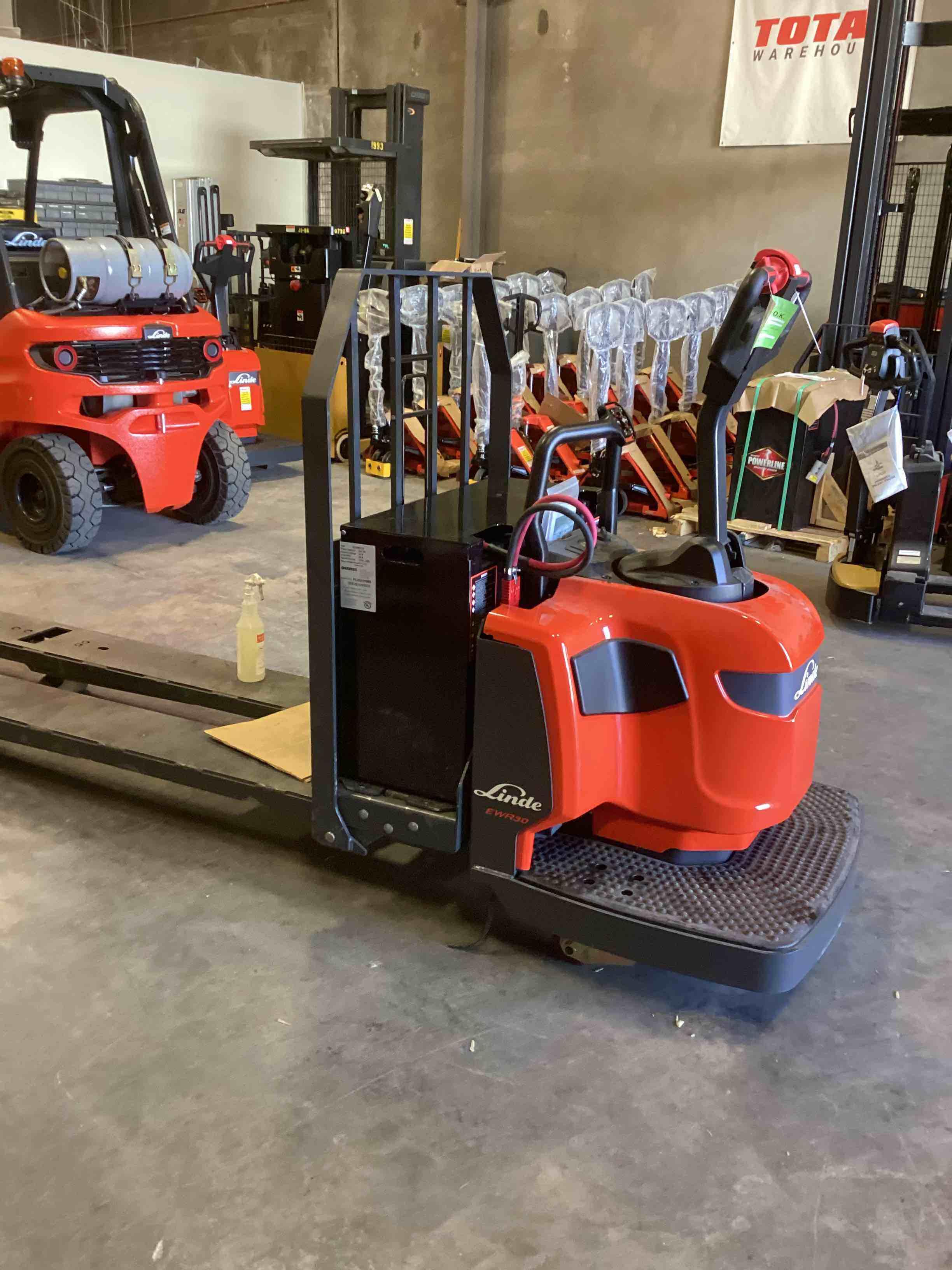 Main Image Demo 2021 LINDE EWR30_1101-02-27X96-PS Forklift – Double Rider Jack, 6000 lb Capacity, 3” Mast, 42 Hours – $15250.00 – Phoenix – View 3