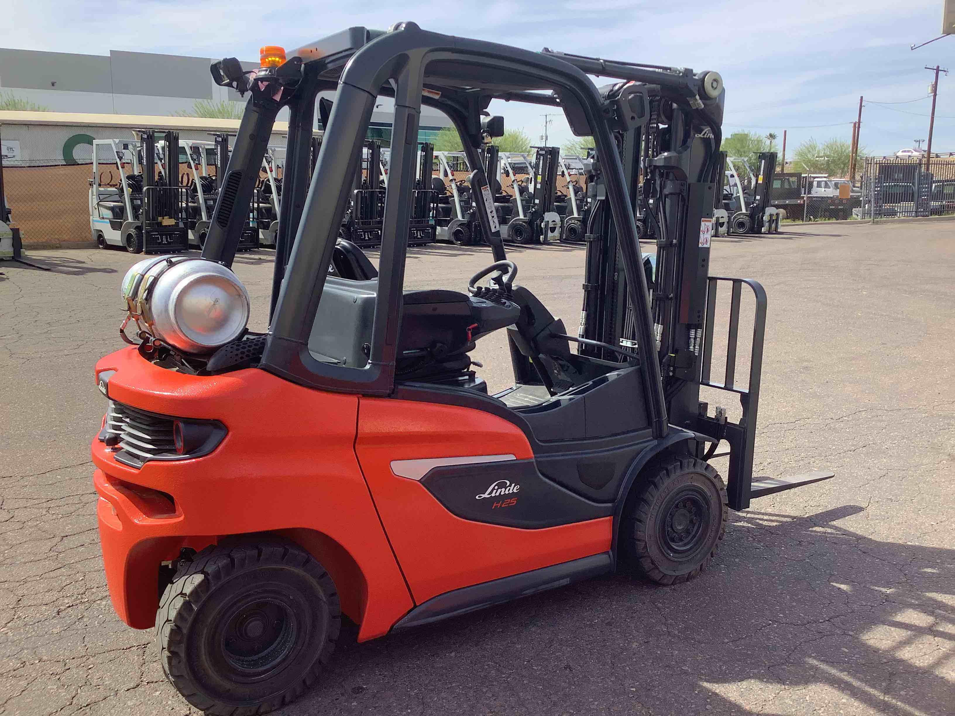 Main Image Used 2022 LINDE H25T_1202 Forklift – LPG Pneumatic, 5000 lb Capacity, 88” Mast, 278 Hours – $37500.00 – Hawaii, Waipahu – View 2