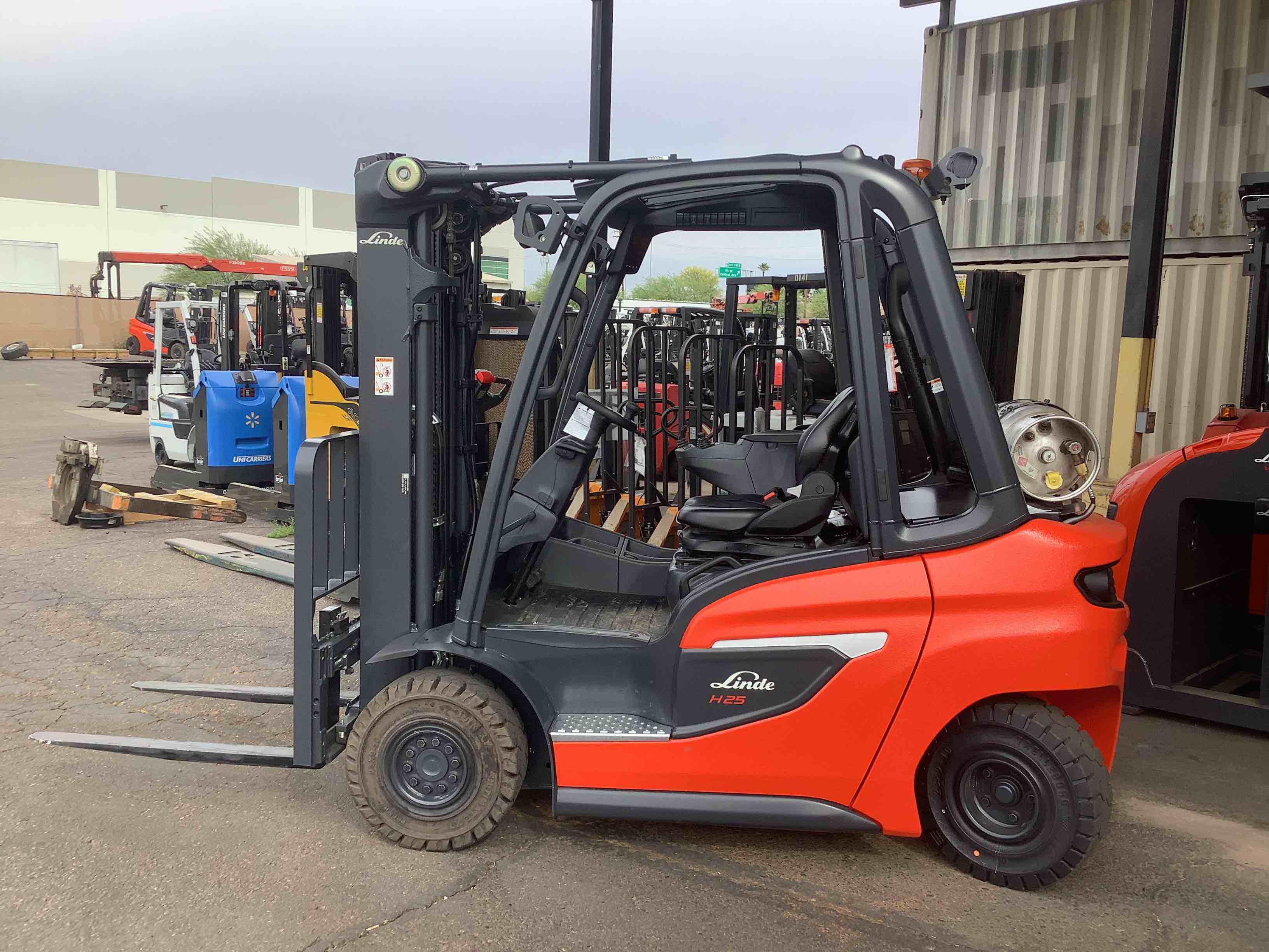 Main Image Used 2022 LINDE H25T_1202 Forklift – LPG Pneumatic, 5000 lb Capacity, 88” Mast, 1491.7 Hours – $36500.00 – Anaheim – View 1