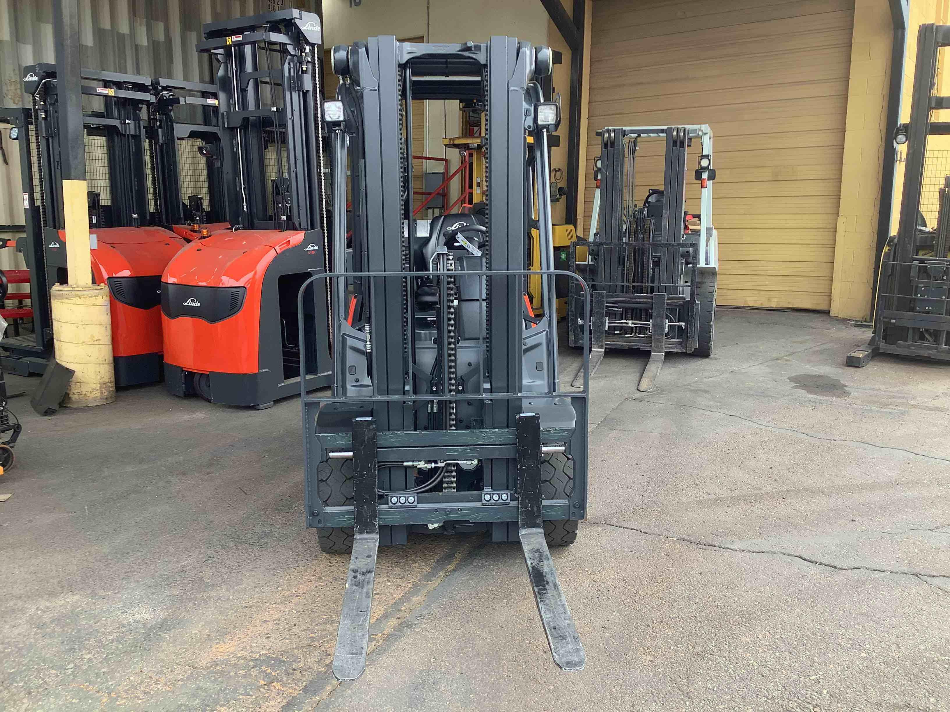Main Image Used 2022 LINDE H25T_1202 Forklift – LPG Pneumatic, 5000 lb Capacity, 88” Mast, 1491.7 Hours – $36500.00 – Anaheim – View 4