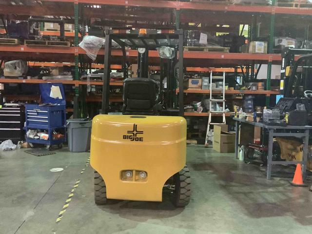 BIG JOE LPE-50_80V Lithium Electric Pneumatic forklift, 5000 capacity, 197 lift height. Serial 2311100422, Year 2022.