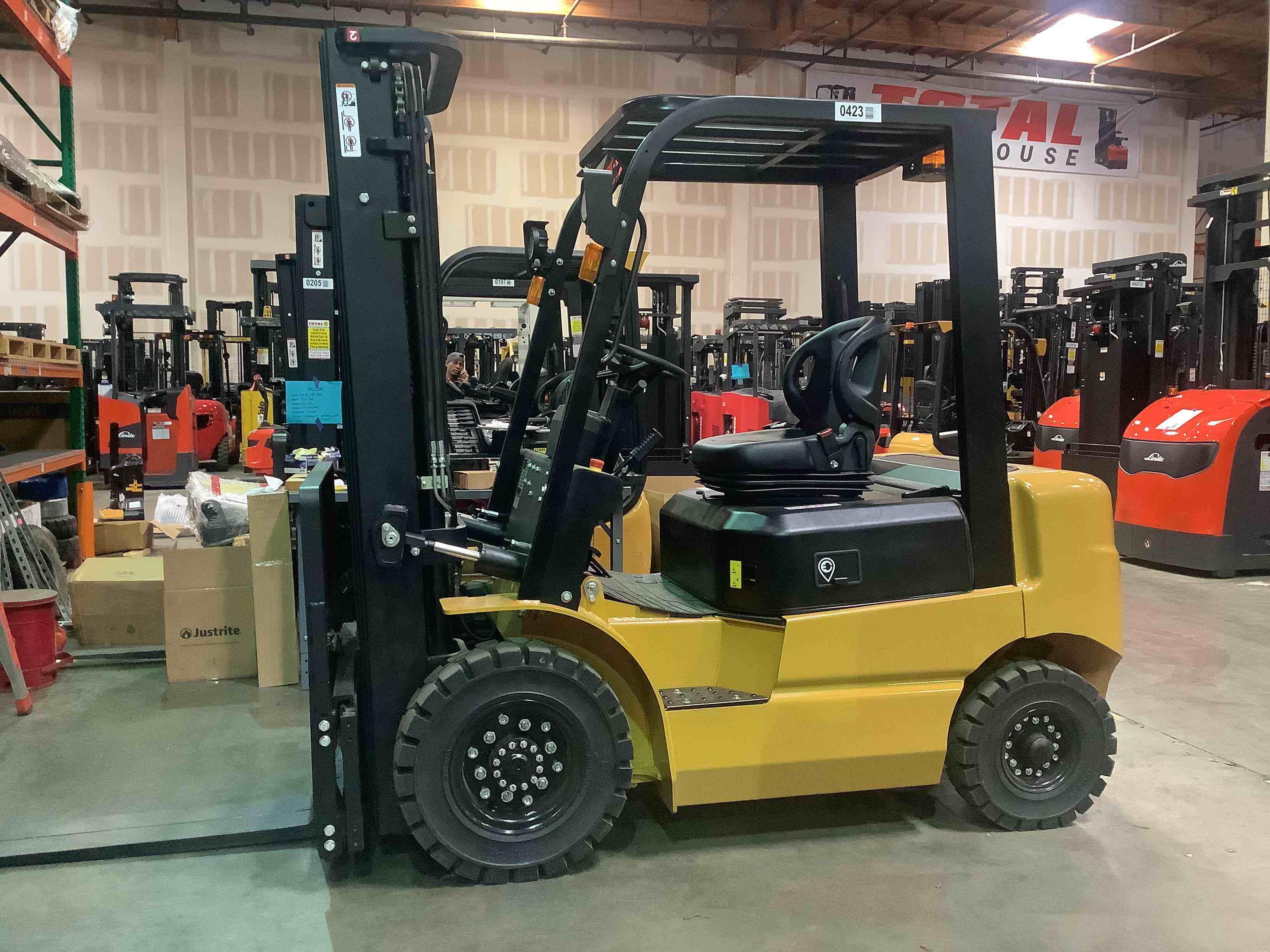 Main Image Used 2022 BIG JOE LPE-50_80V Forklift – Lithium Electric Pneumatic, 5000 lb Capacity, 90” Mast, 1315 Hours – $19500.00 – Phoenix – View 4