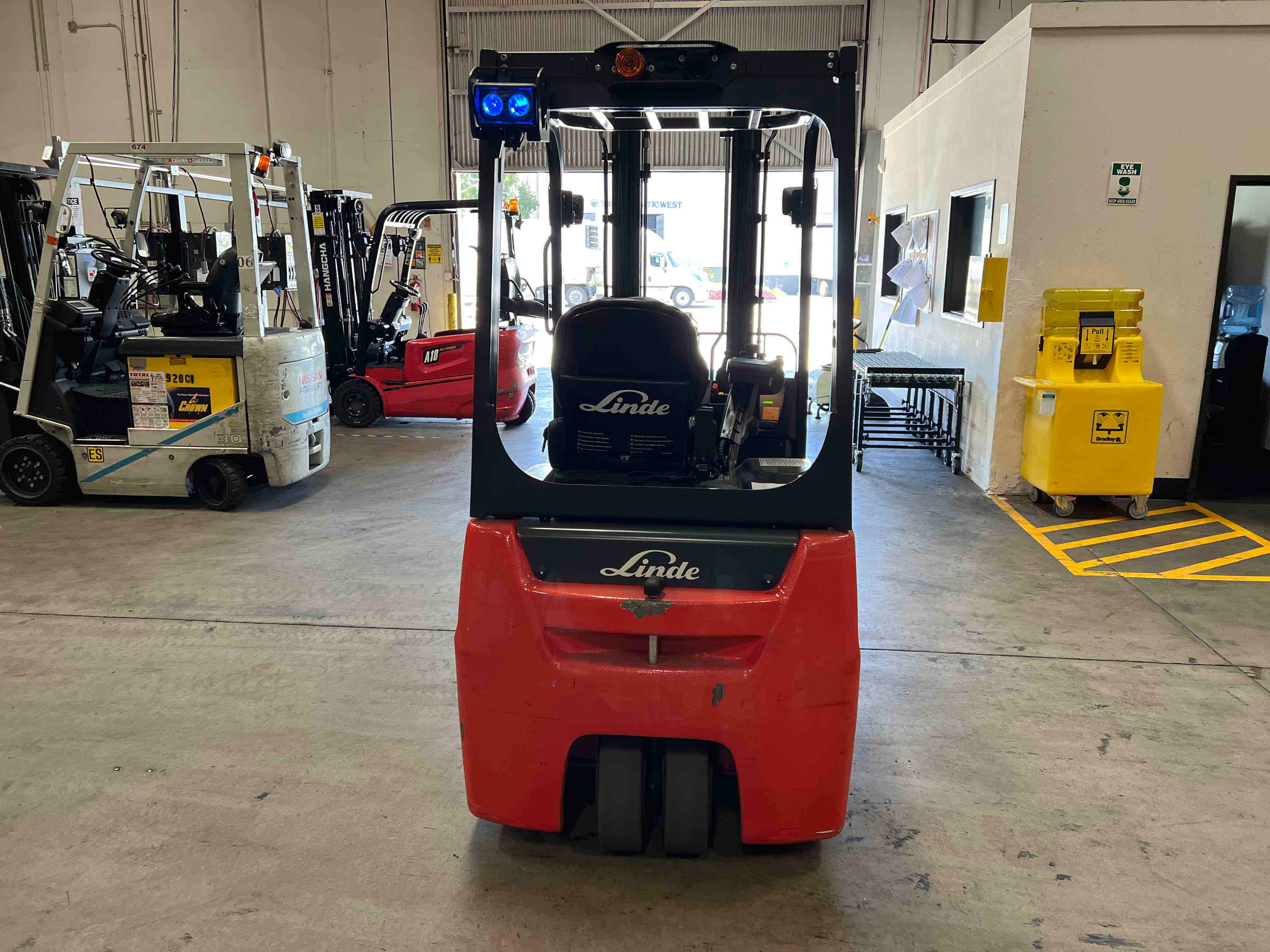 LINDE E18_346-20-DOHG Electric Sit Down 3 Wheel forklift, 3500 capacity, 209 lift height. Serial A1X346Y00641, Year 2021.