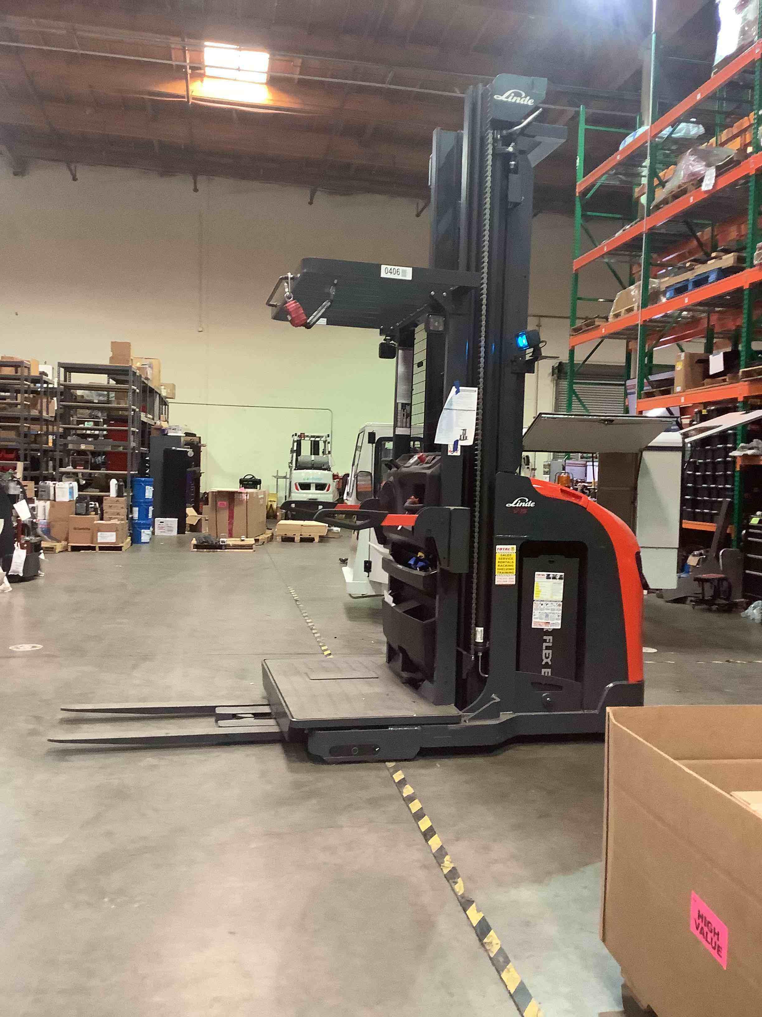 Main Image Used 2021 LINDE V15P_5215-WG Forklift – Electric Order Picker, 3000 lb Capacity, 128” Mast, 1210 Hours – $44500.00 – Anaheim – View 3