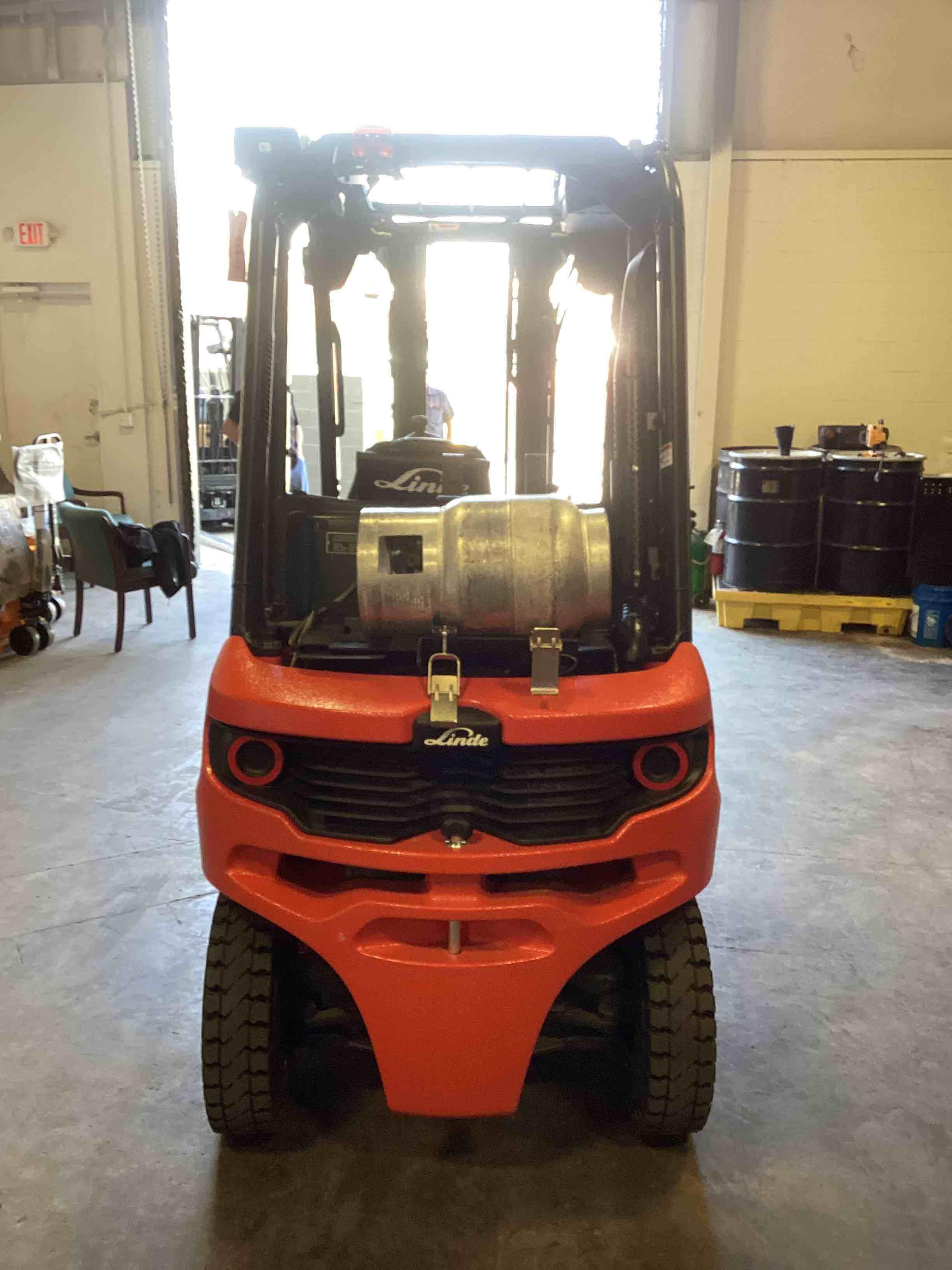 Main Image Used 2021 LINDE H25T_1202 Forklift – LPG Pneumatic, 5000 lb Capacity, 88” Mast, 3446 Hours – $36250.00 – Anaheim – View 4