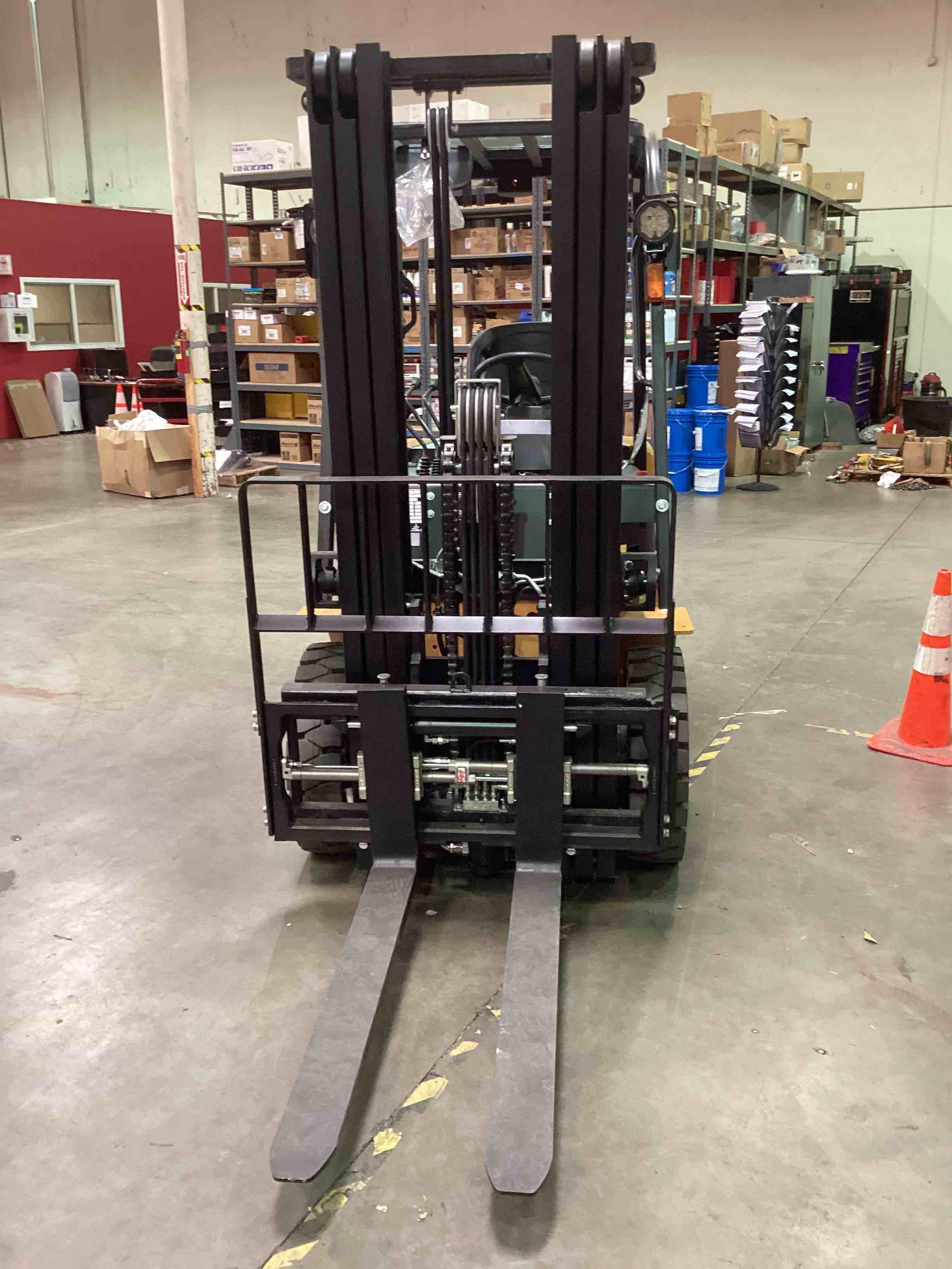 Main Image Big Joe LPE-50_80V Lithium Electric Pneumatic, photo 1 of 4
