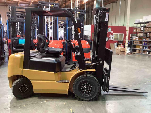 BIG JOE LPE-50_80V Lithium Electric Pneumatic forklift, 5000 capacity, 189 lift height. Serial 2311100469, Year 2022.
