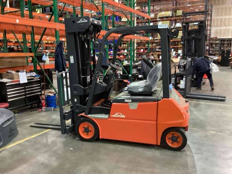 LINDE E204WC_346-20 Electric Sit Down 4 Wheel forklift, 4000 capacity, 258 lift height. Serial A1Y346M00950, Year 2024.