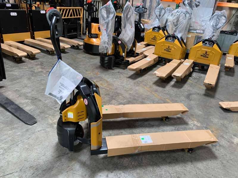 BIG JOE LPT-26 27X48 Electric Pallet Jack (Lithium) forklift, 2500 capacity, 7.75 lift height. Serial 7311102810, Year 2022.