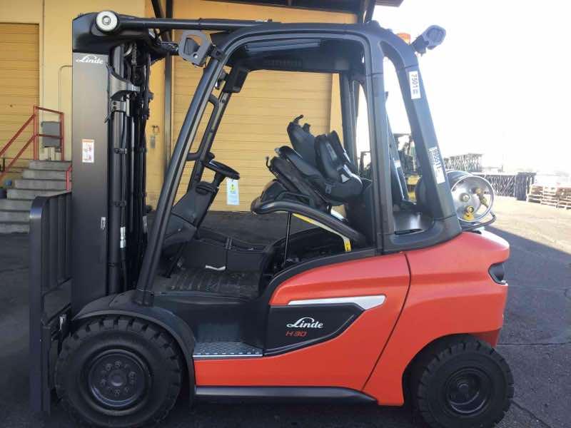 Main Image Used 2022 LINDE H30T_1202 Forklift – LPG Pneumatic, 6000 lb Capacity, 90” Mast, 3300 Hours – $42600.00 – Phoenix – View 3
