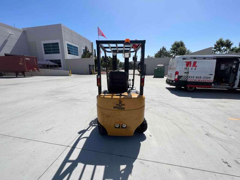 Main Image Used 2021-A BIG JOE LXE-44 Forklift – Electric Sit Down 4 Wheel, 4400 lb Capacity, 86” Mast, 1072 Hours – $16500.00 – Anaheim – View 1