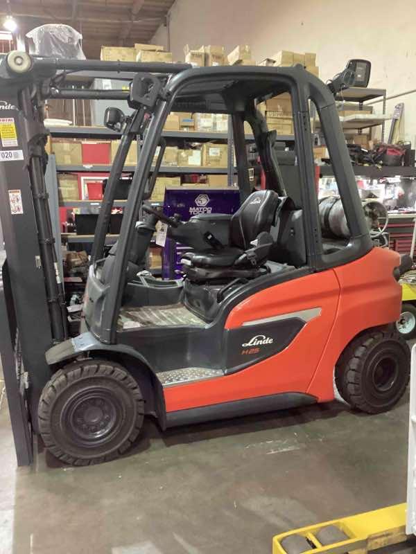 Main Image Used 2022 LINDE H25T_1202 Forklift – LPG Pneumatic, 5000 lb Capacity, 88” Mast, 2962 Hours – $34500.00 – Phoenix – View 3