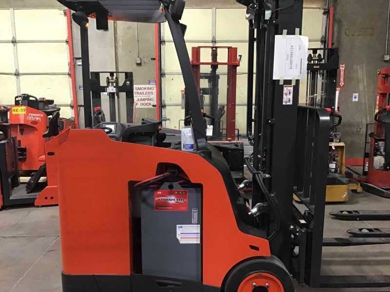 Main Image Linde E18S_1346-20 Electric Stand Up Counterbalance, photo 2 of 3