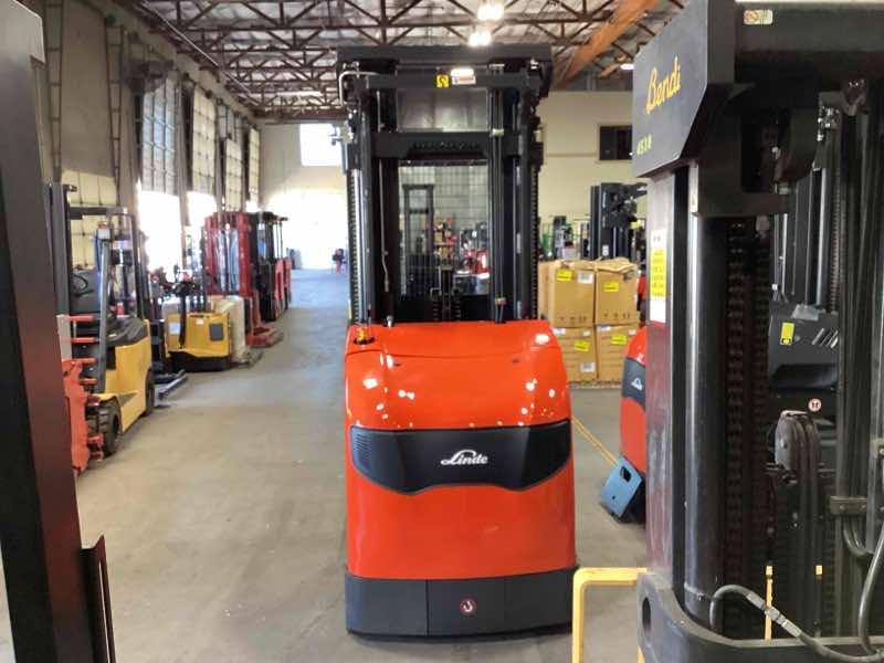 Main Image Used 2021 LINDE V15P_5215 Forklift – Electric Order Picker, 3000 lb Capacity, 107” Mast, 134 Hours – $35200.00 – Anaheim – View 1