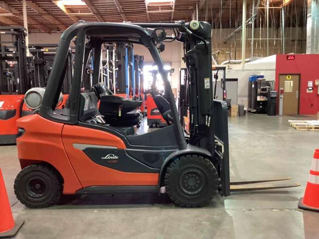 LINDE H30T_1202 LPG Pneumatic forklift, 6000 capacity, 196 lift height. Serial H21202Y05643, Year 2022.