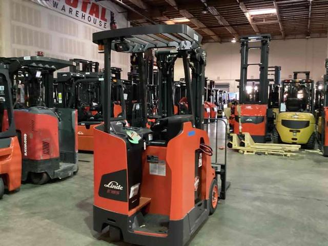 LINDE E18S_1346-20 Electric Stand Up Counterbalance forklift, 3500 capacity, 196 lift height. Serial A11346L00113, Year 2022.